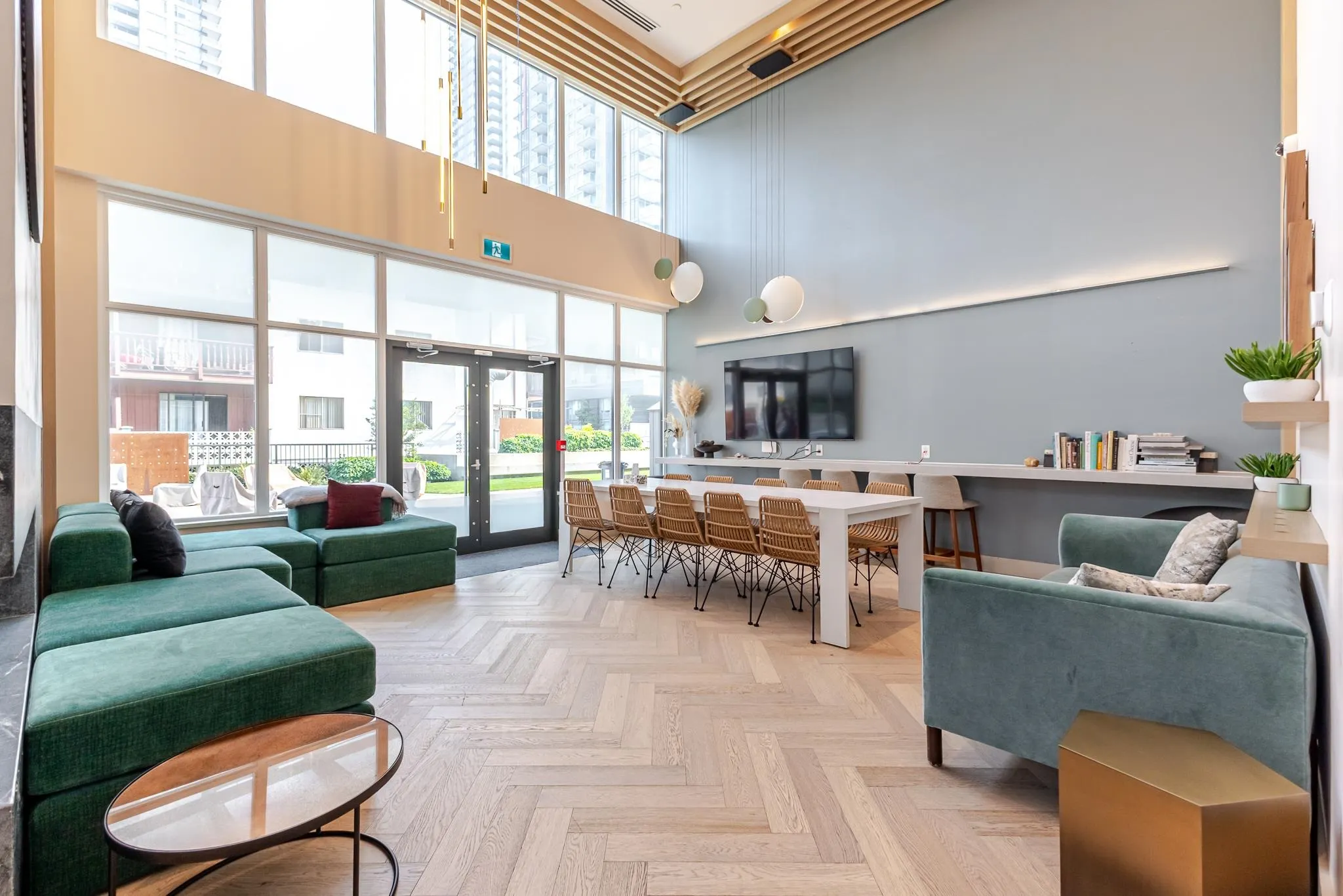 3007 6463 Silver Avenue