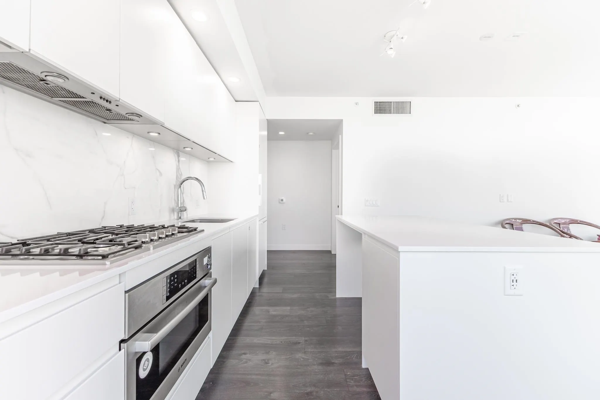 3007 6463 Silver Avenue