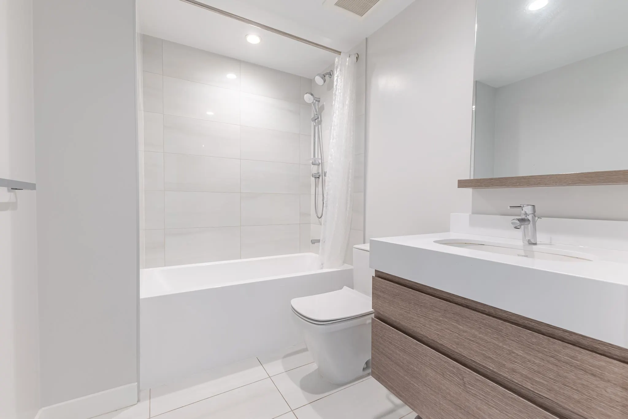 3007 6463 Silver Avenue