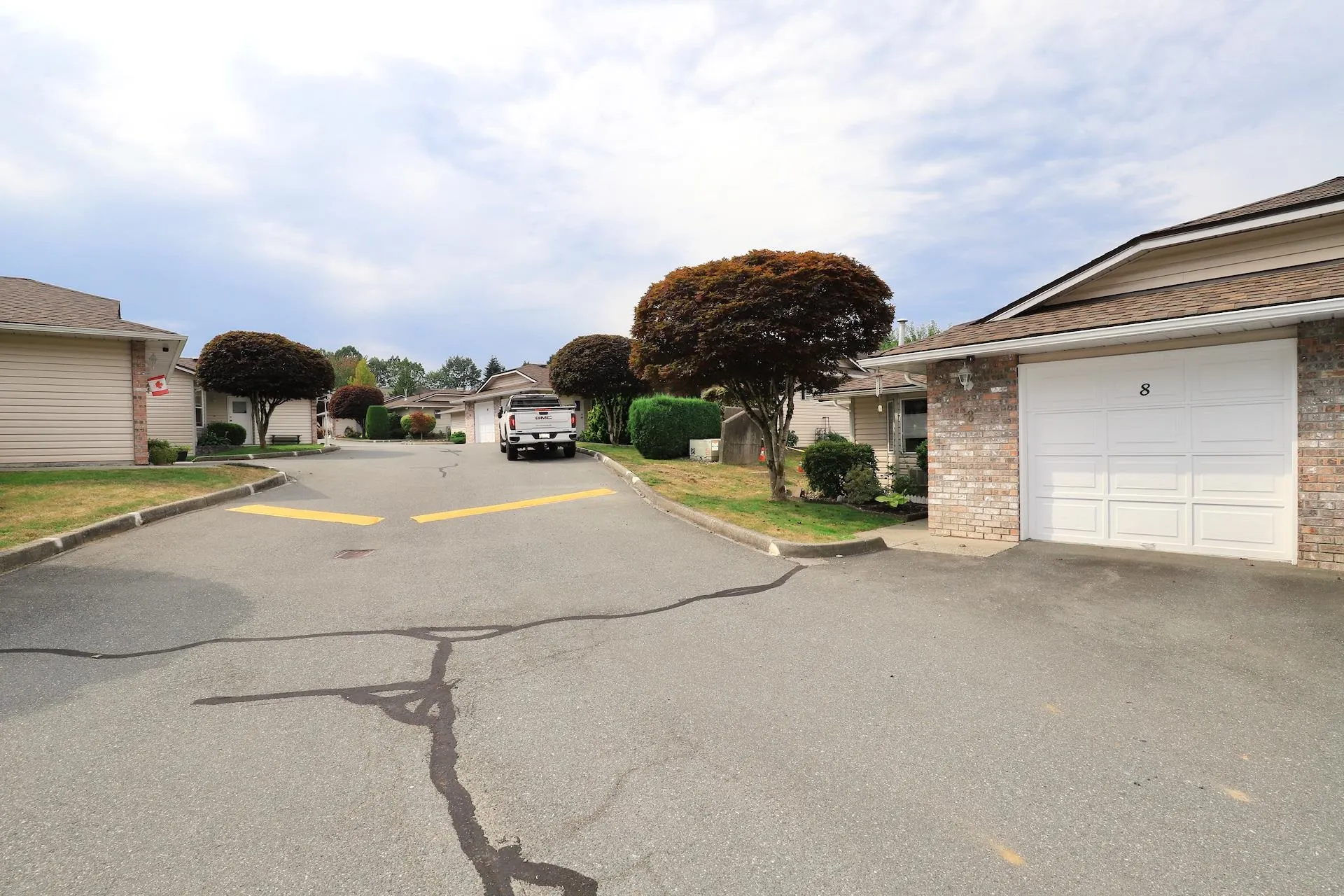 8 22308 124 Avenue