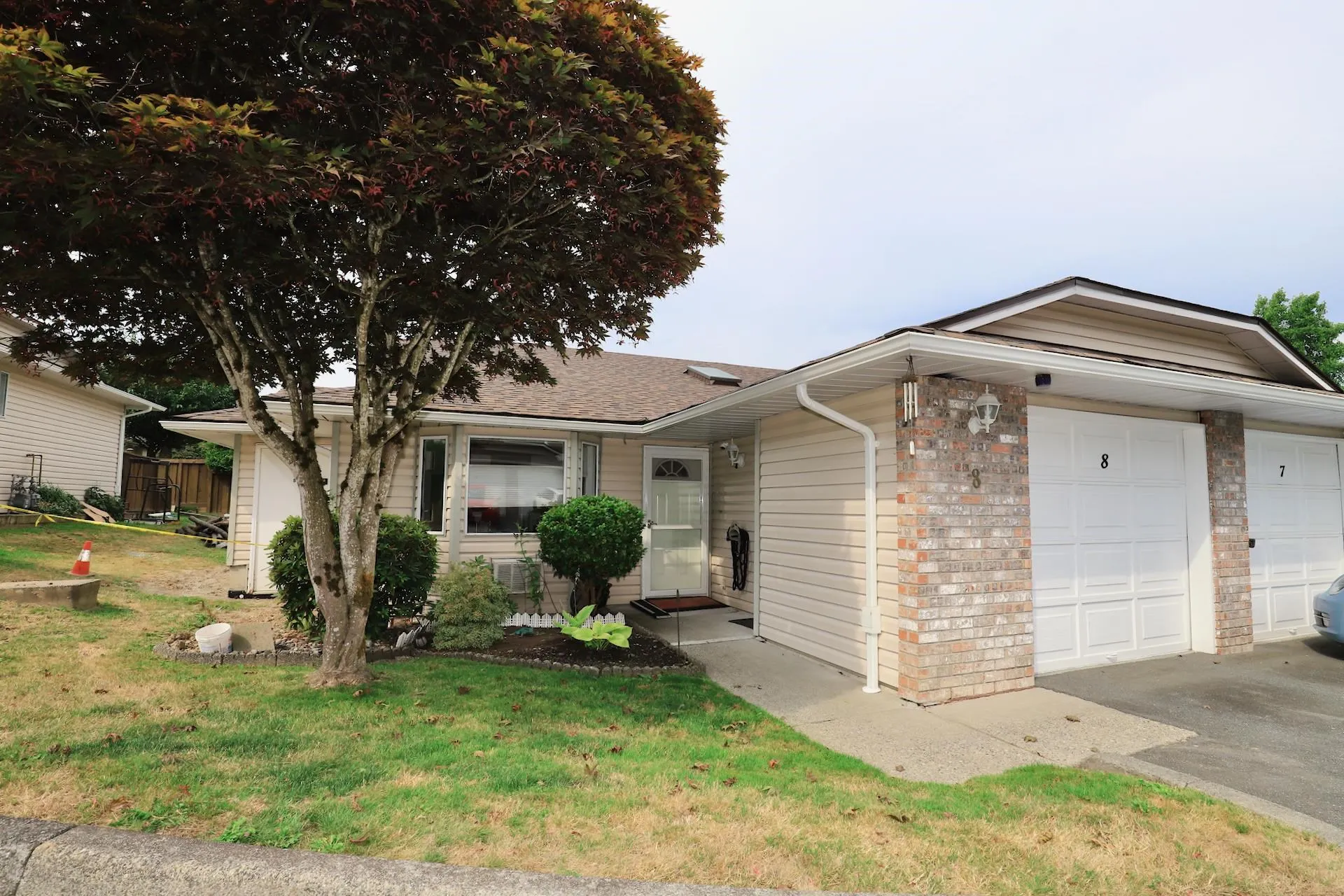 8 22308 124 Avenue