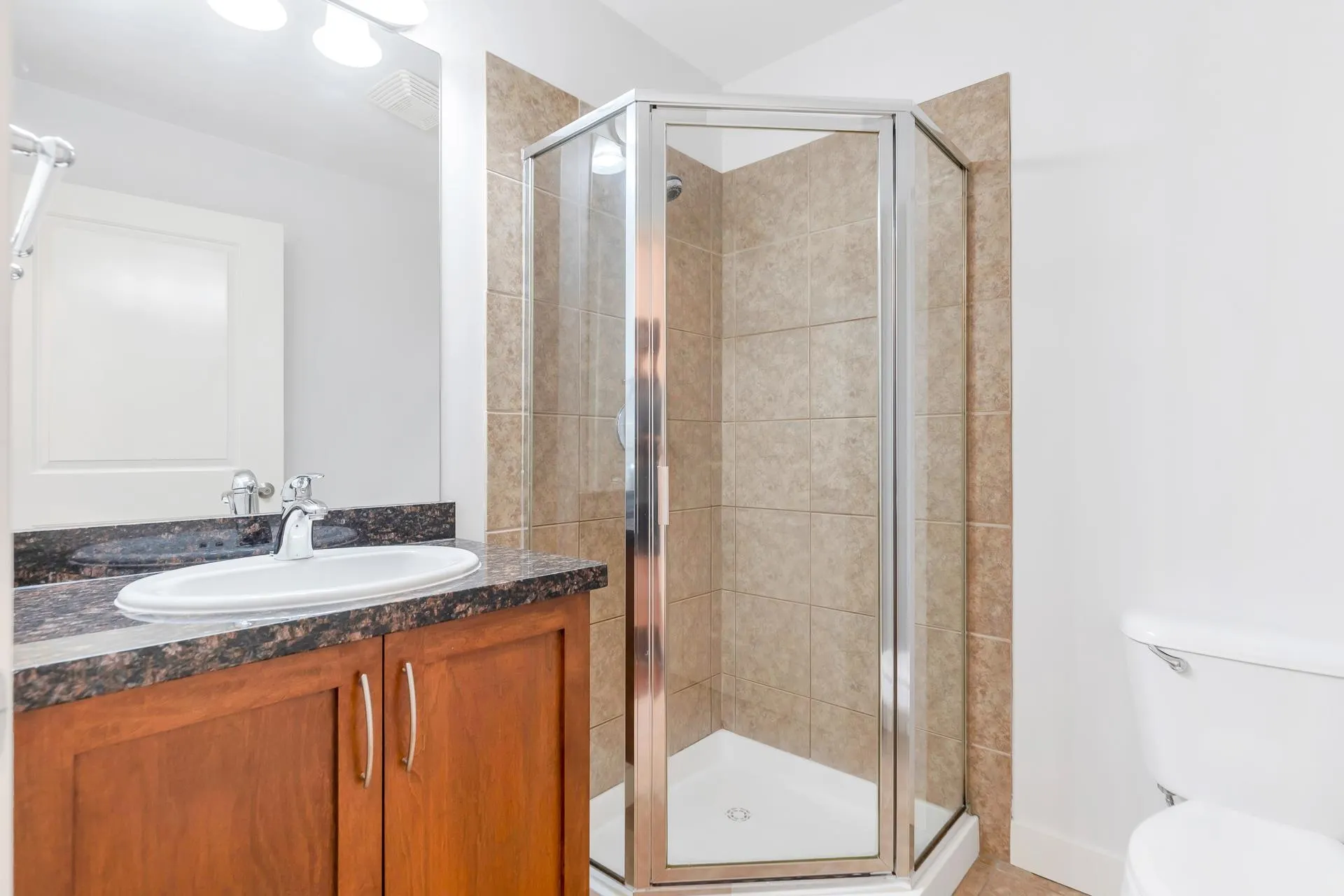 210 1375 View Crescent