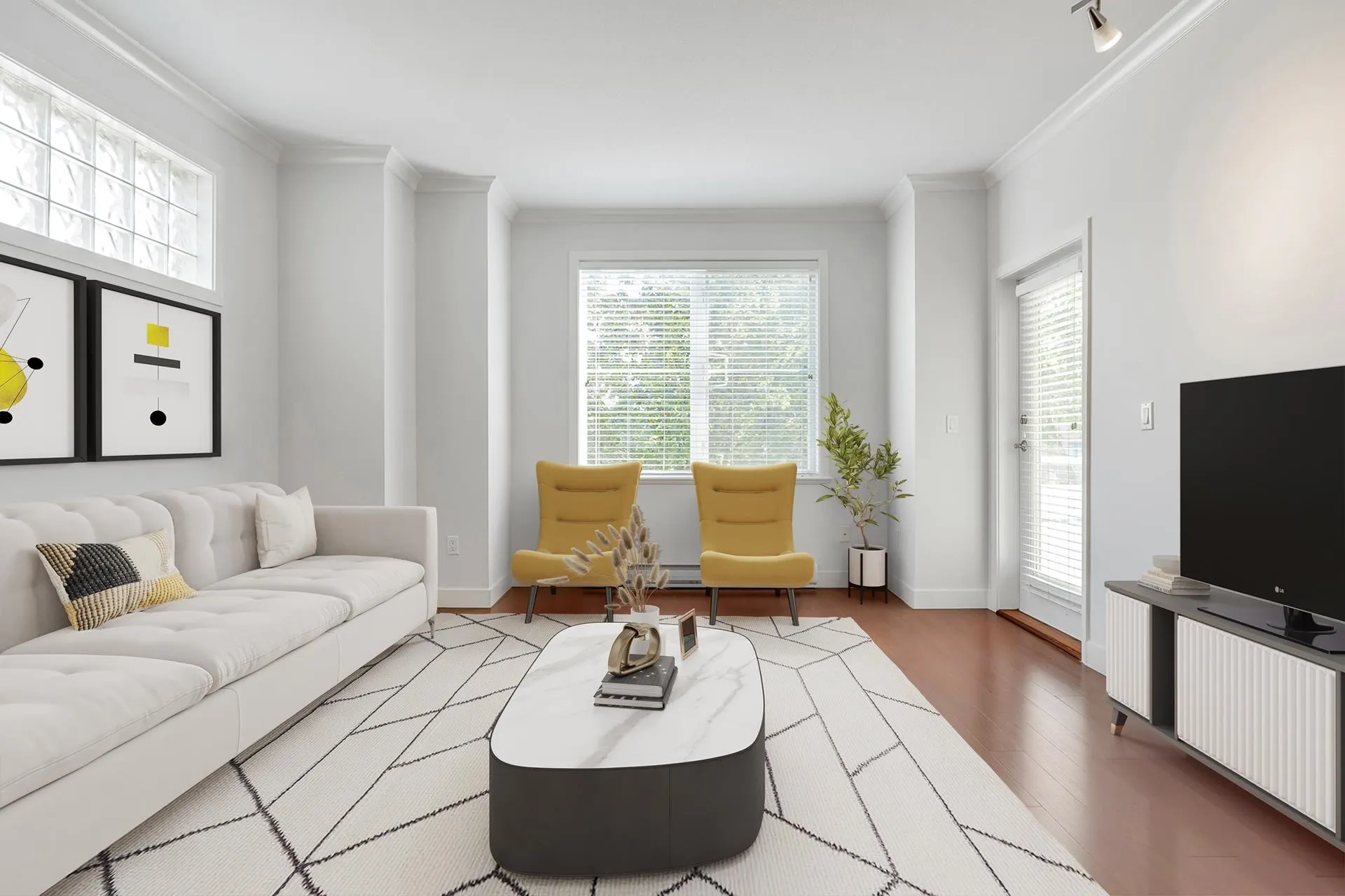210 1375 View Crescent