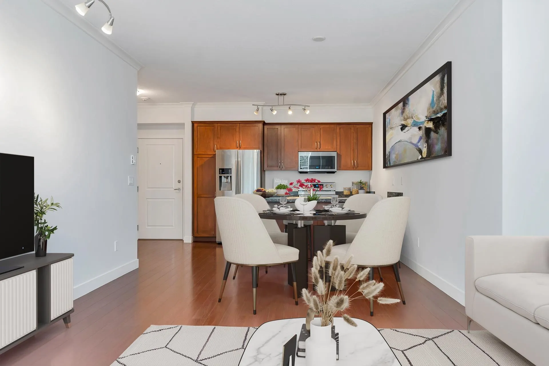 210 1375 View Crescent