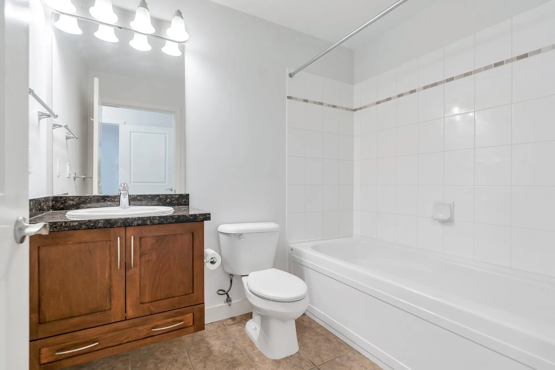 210 1375 View Crescent