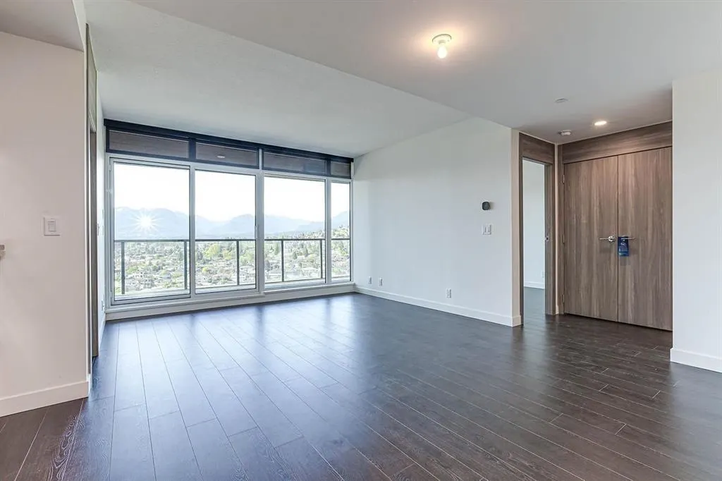 3403 4880 Lougheed Highway