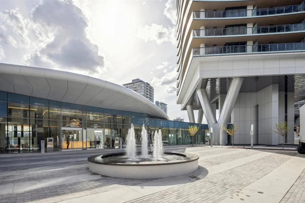 3403 4880 Lougheed Highway