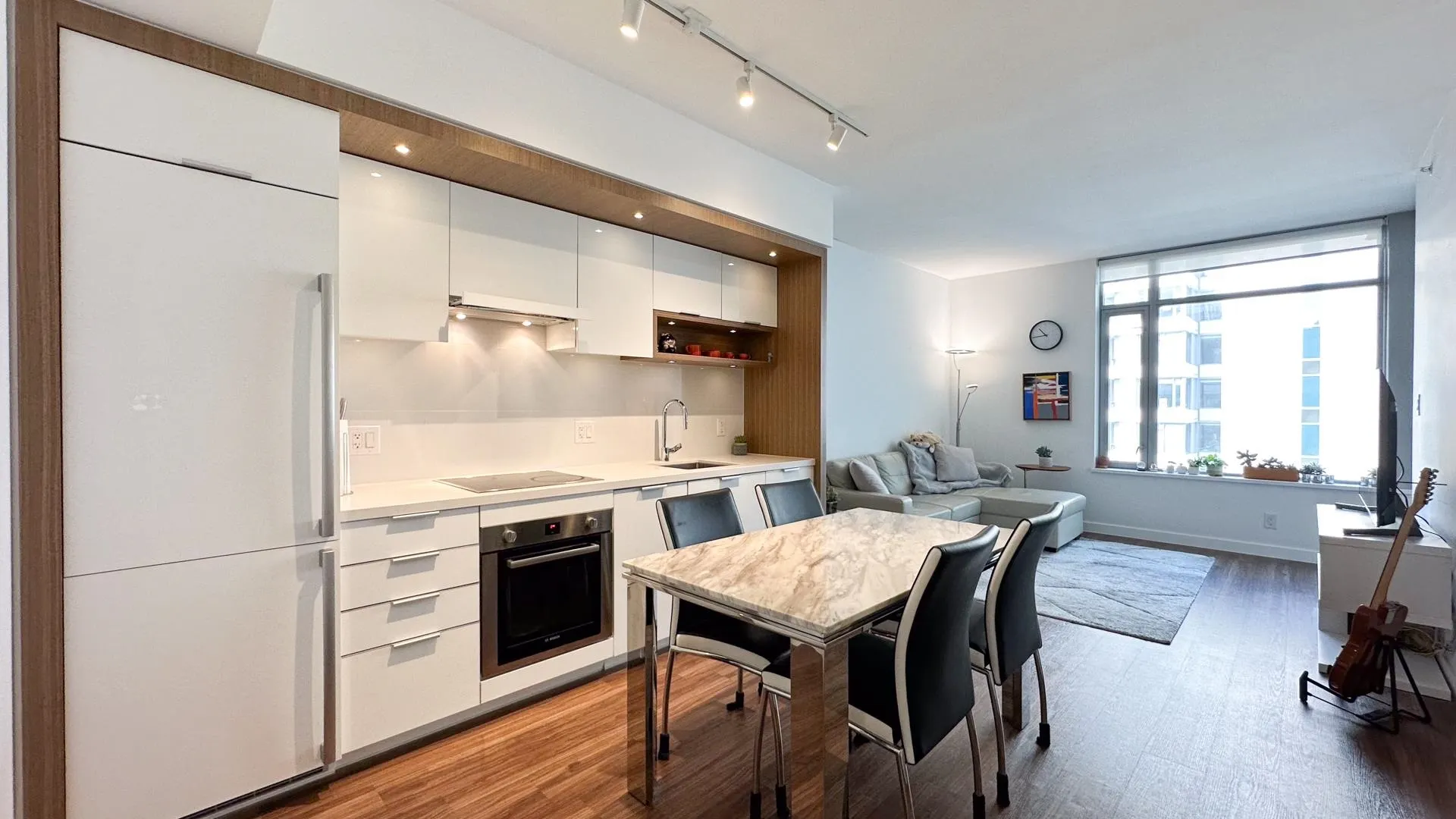 515 1661 Quebec Street