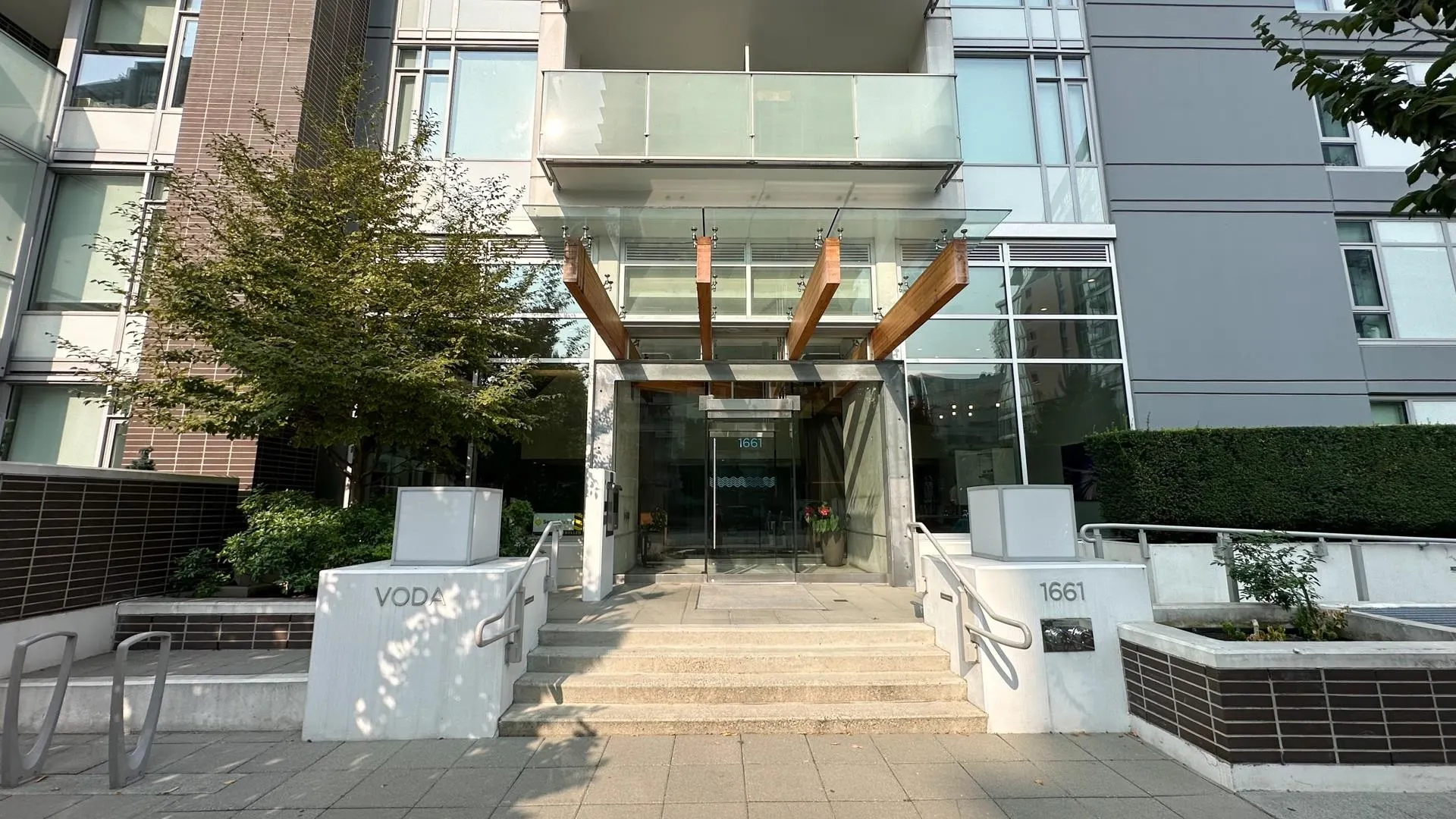 515 1661 Quebec Street