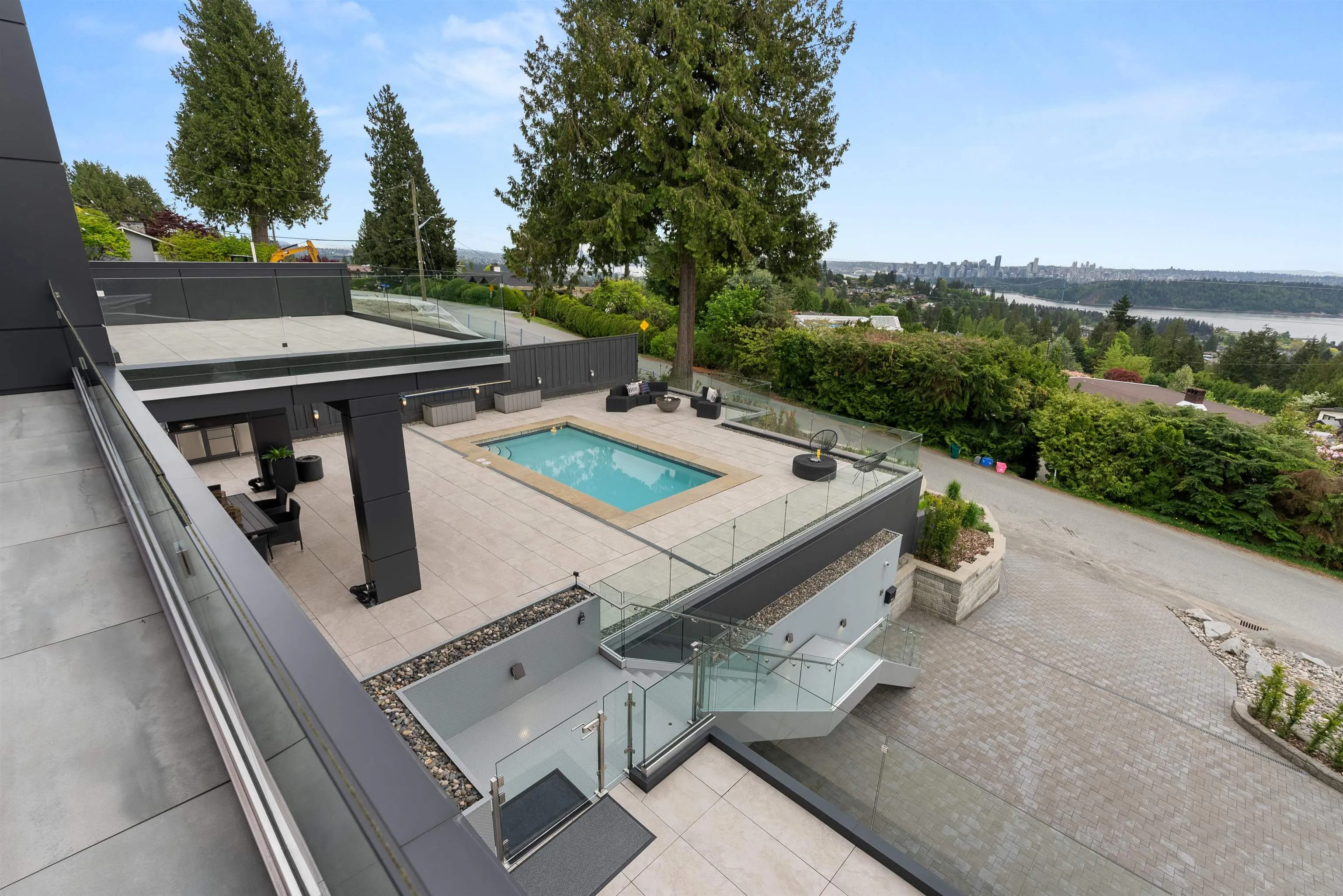 1265 Queens Avenue