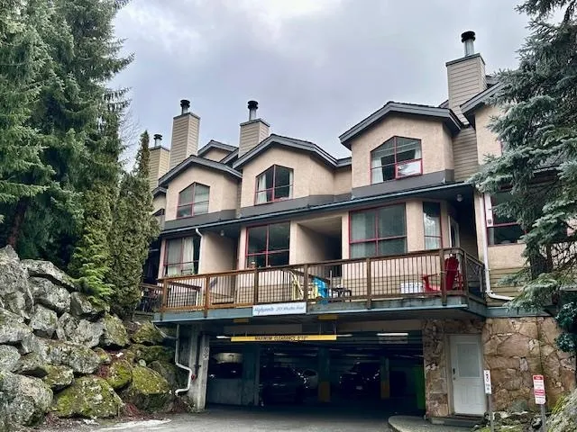 4 2101 Whistler Road