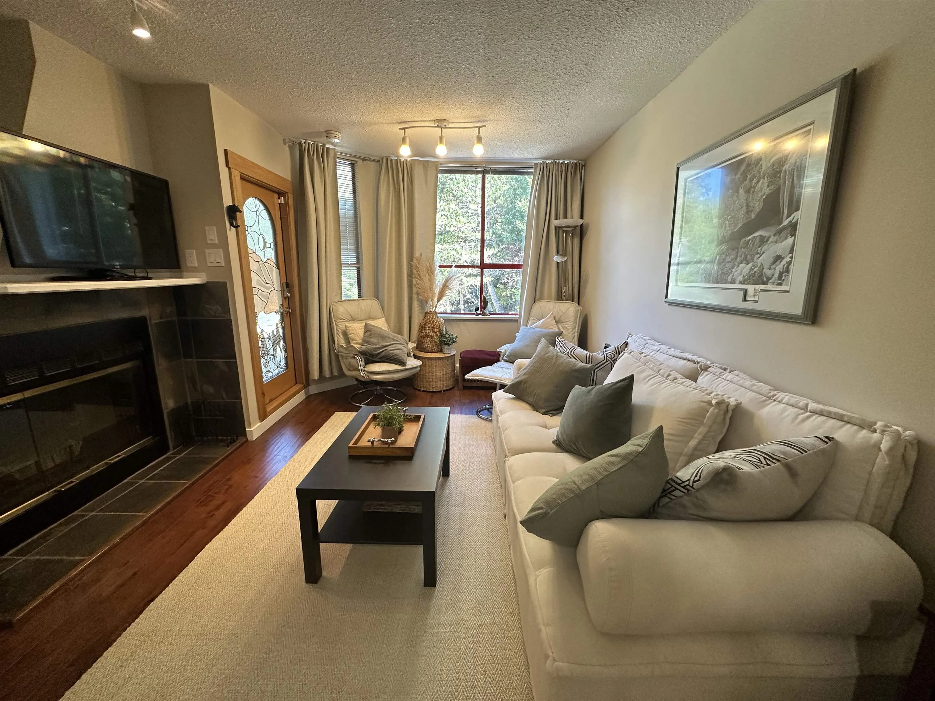 4 2101 Whistler Road