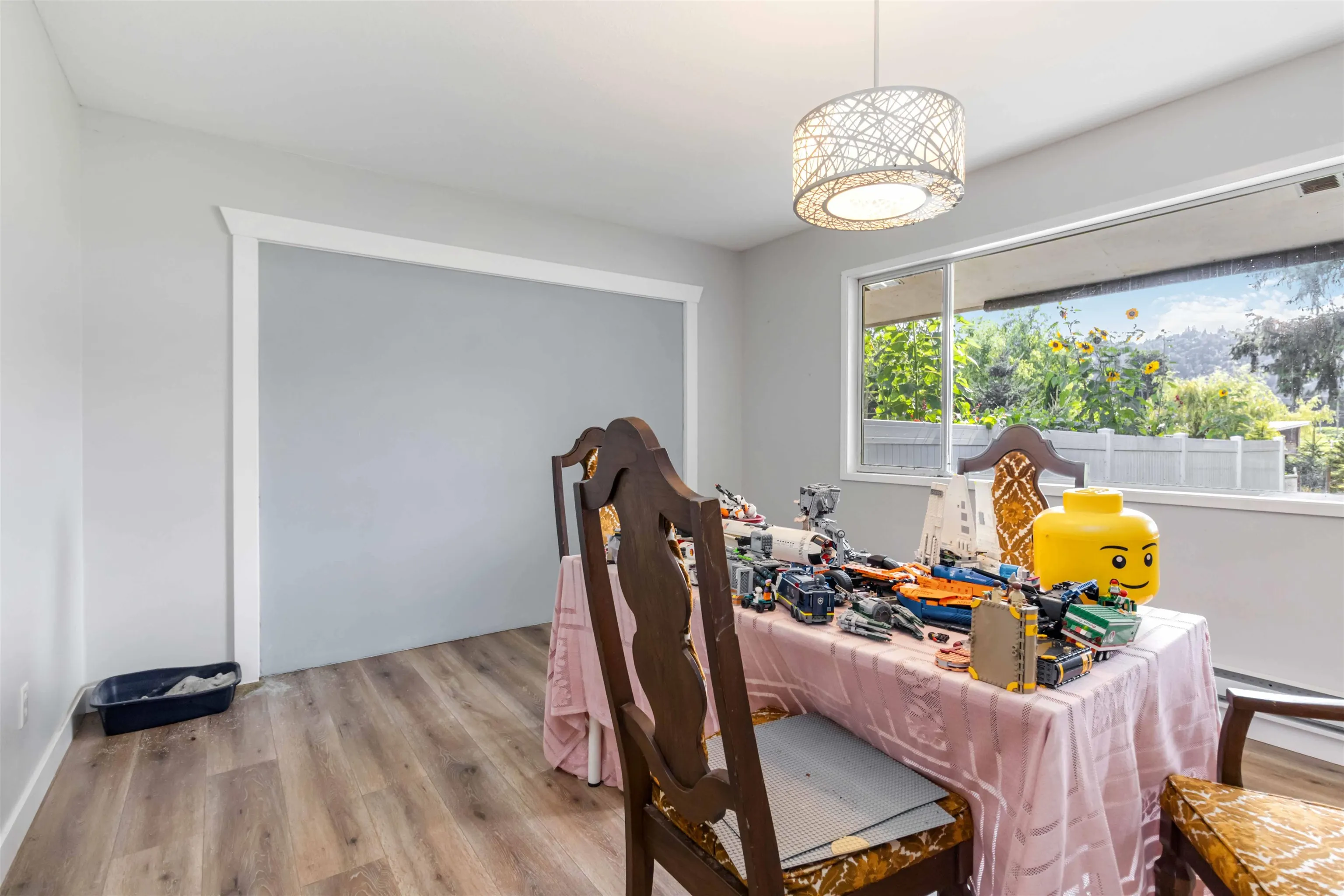 10087 Mountainview Road