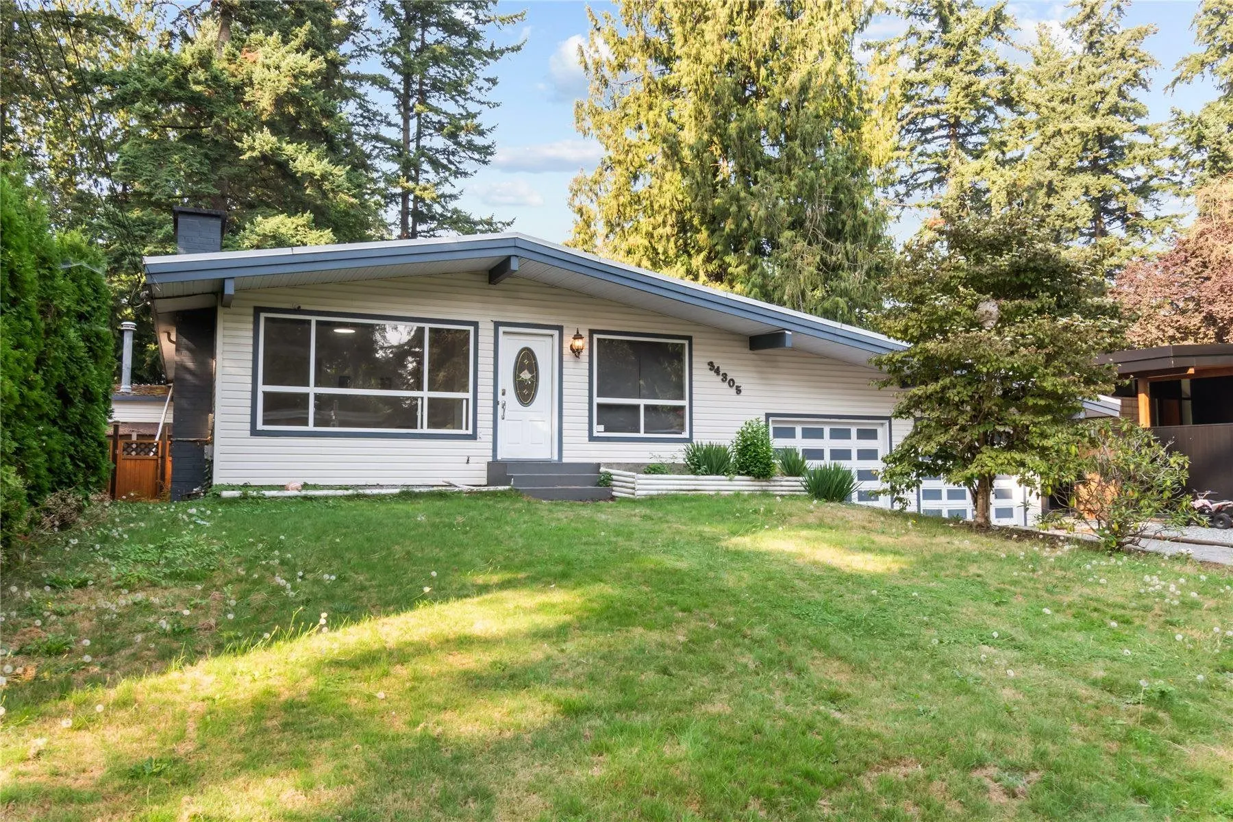 34305 Woodbine Crescent