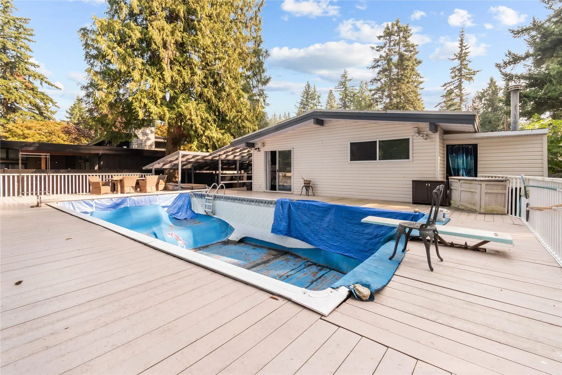 34305 Woodbine Crescent