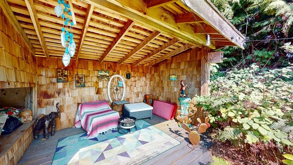 4868 Bluegrouse Drive