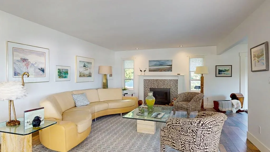 4868 Bluegrouse Drive