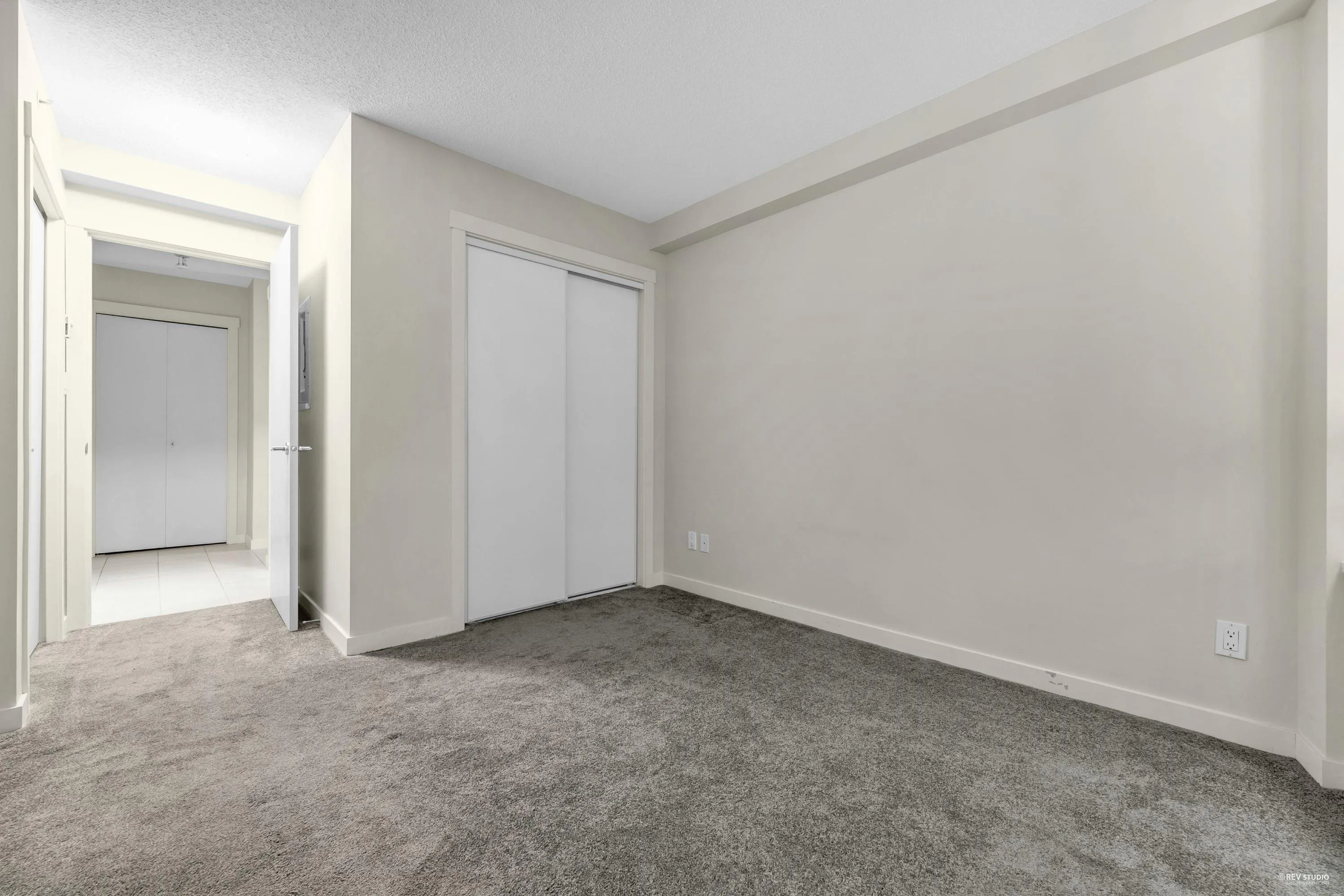 615 5811 No. 3 Road