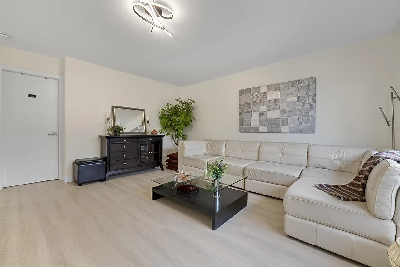 3512 Pearkes Place