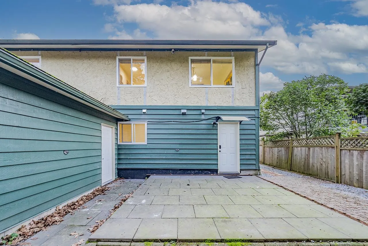 3512 Pearkes Place
