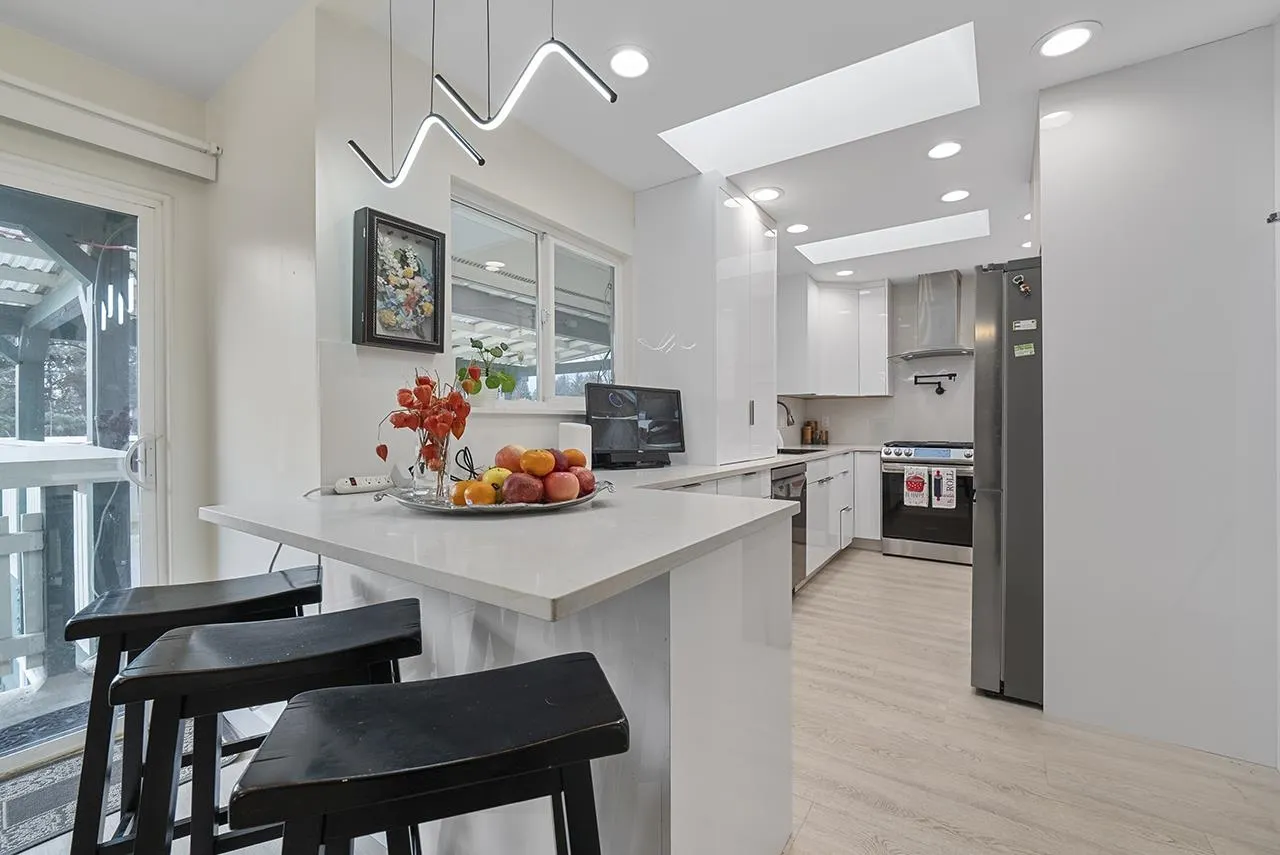 3512 Pearkes Place