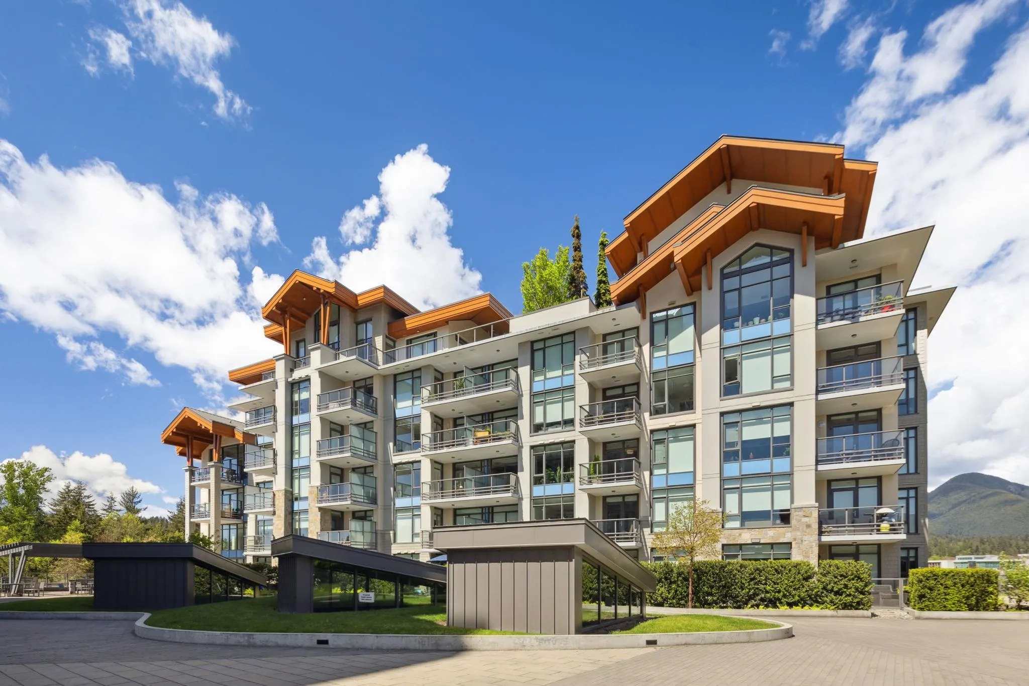 609 2780 Valley Centre Avenue