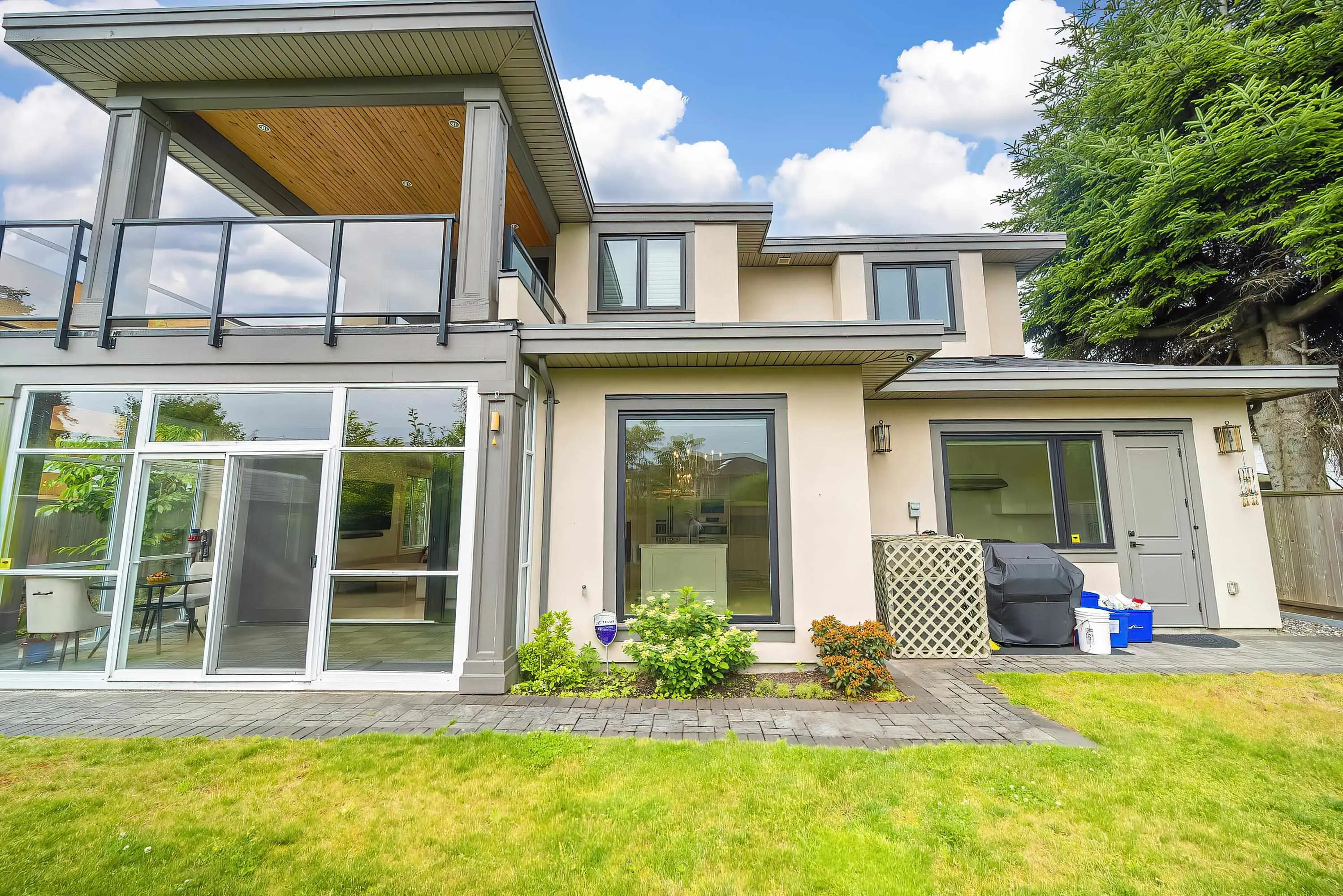 6180 Kalamalka Crescent