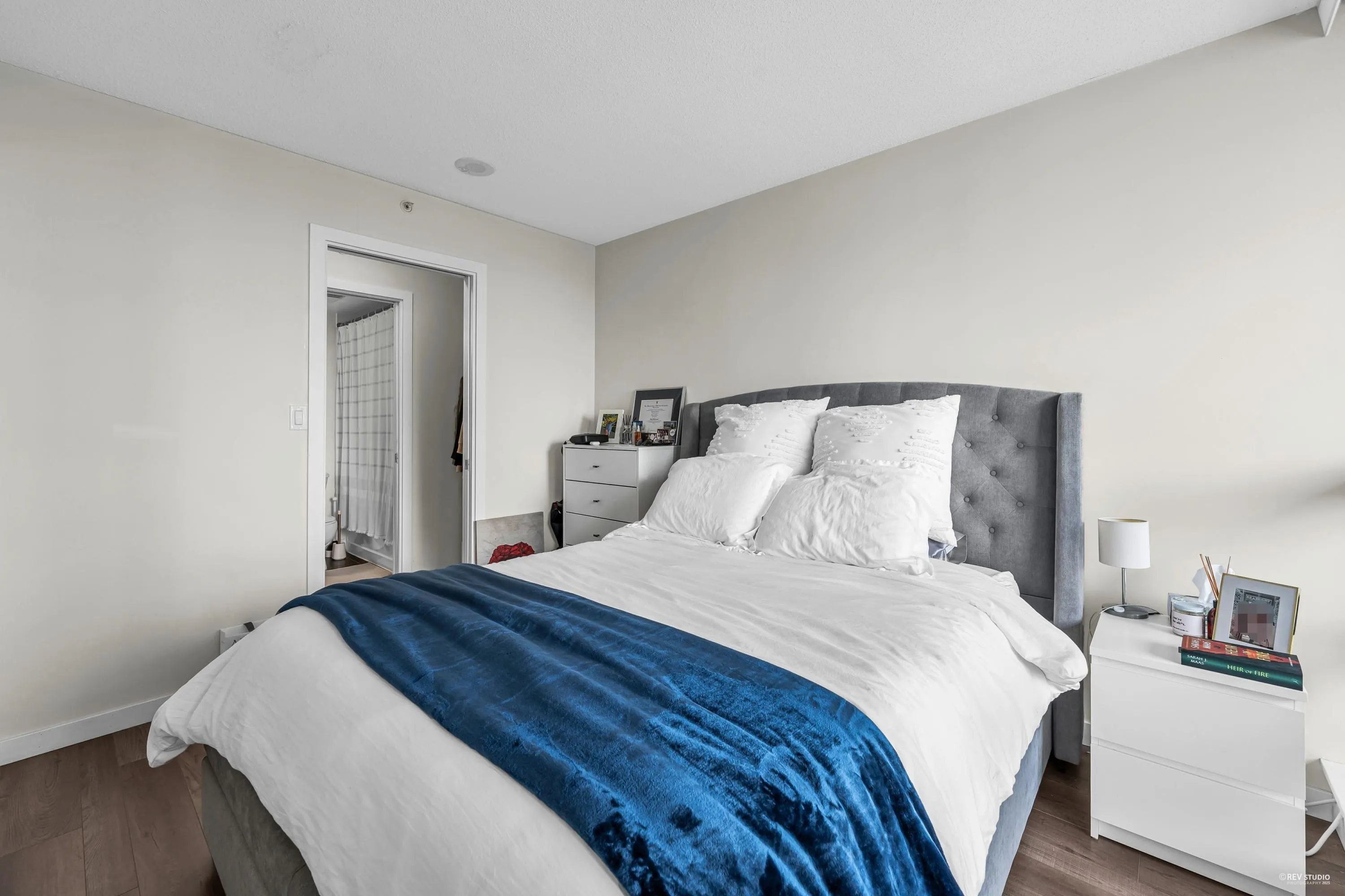 1609 938 Smithe Street