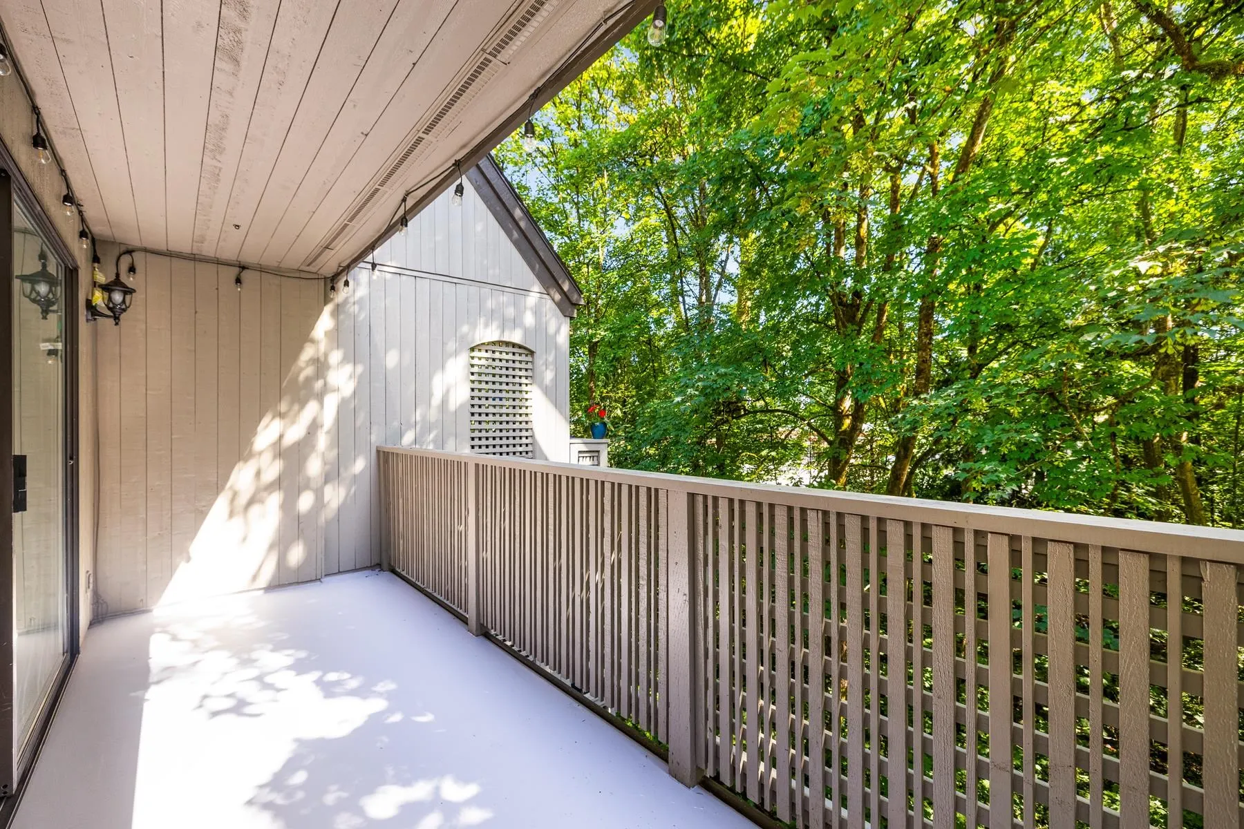 3182 Mountain Highway