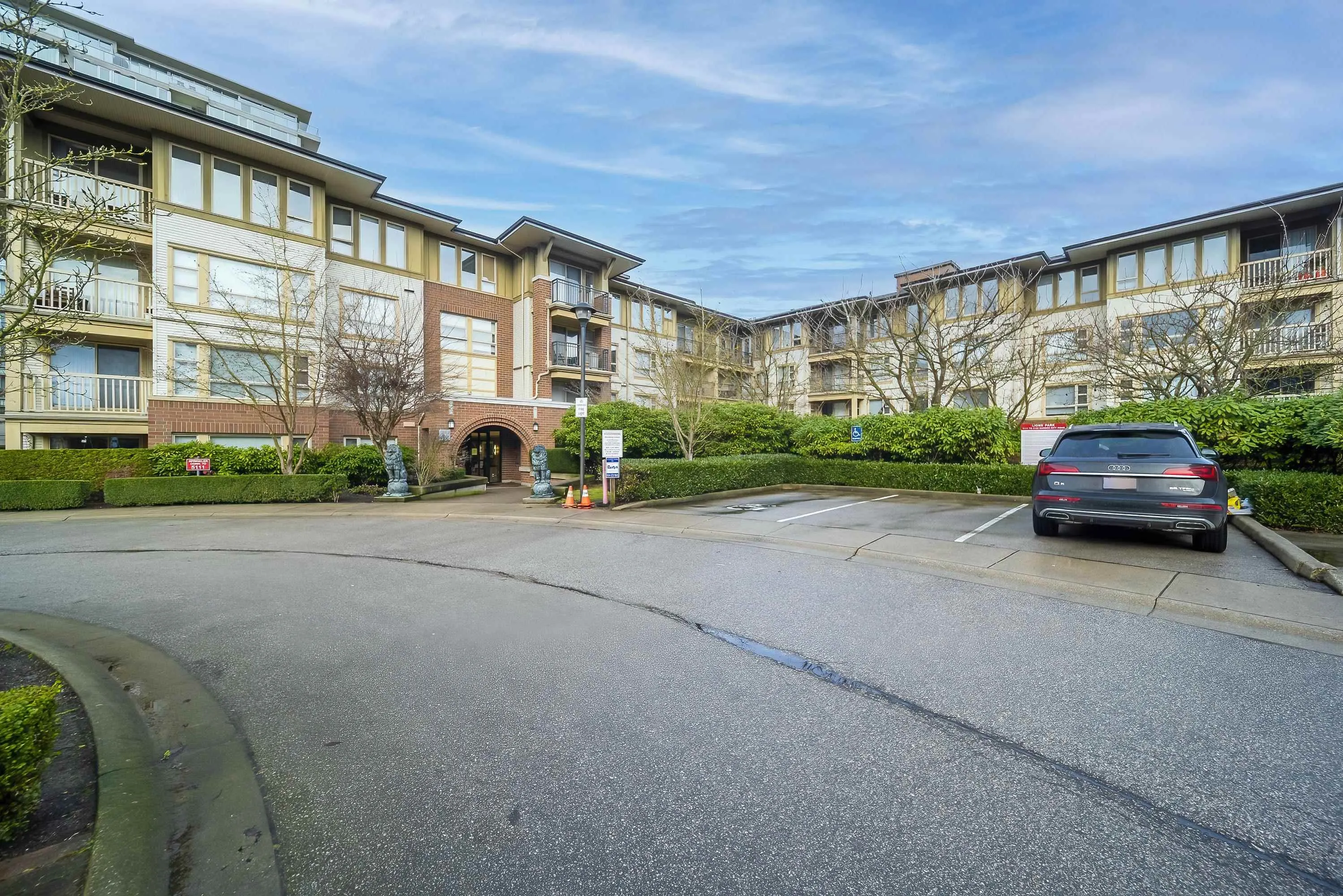 5403 5111 Garden City Road