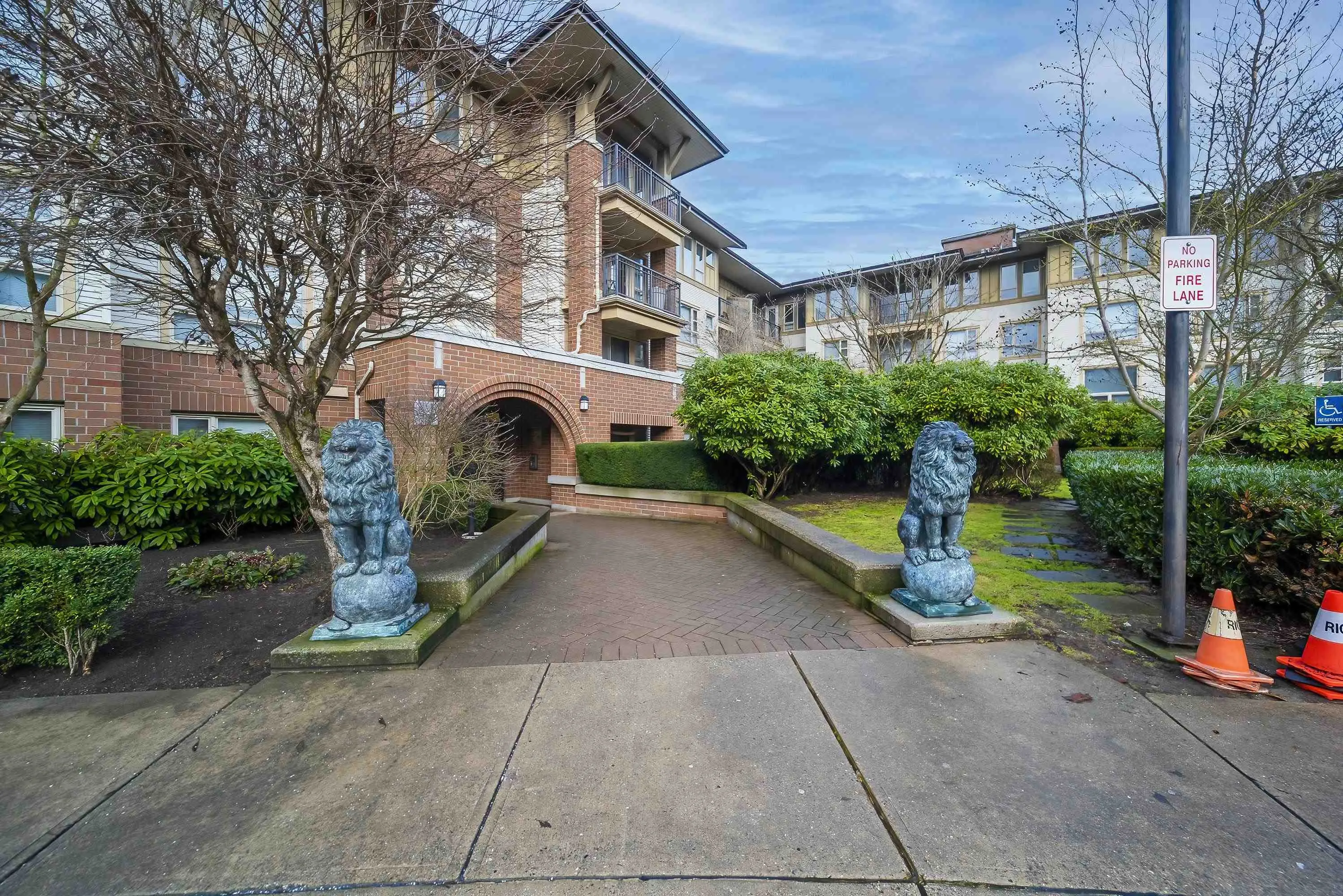 5403 5111 Garden City Road