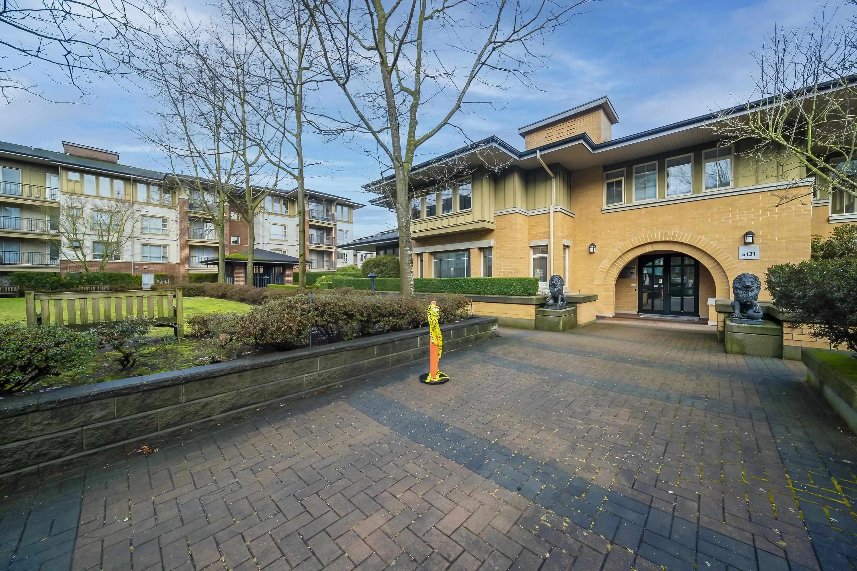 5403 5111 Garden City Road