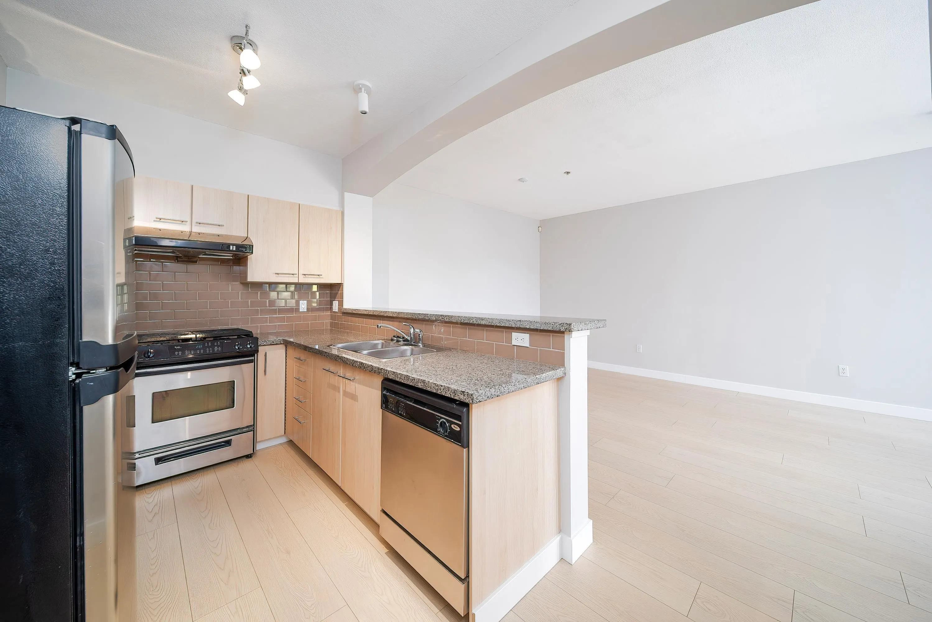 5403 5111 Garden City Road
