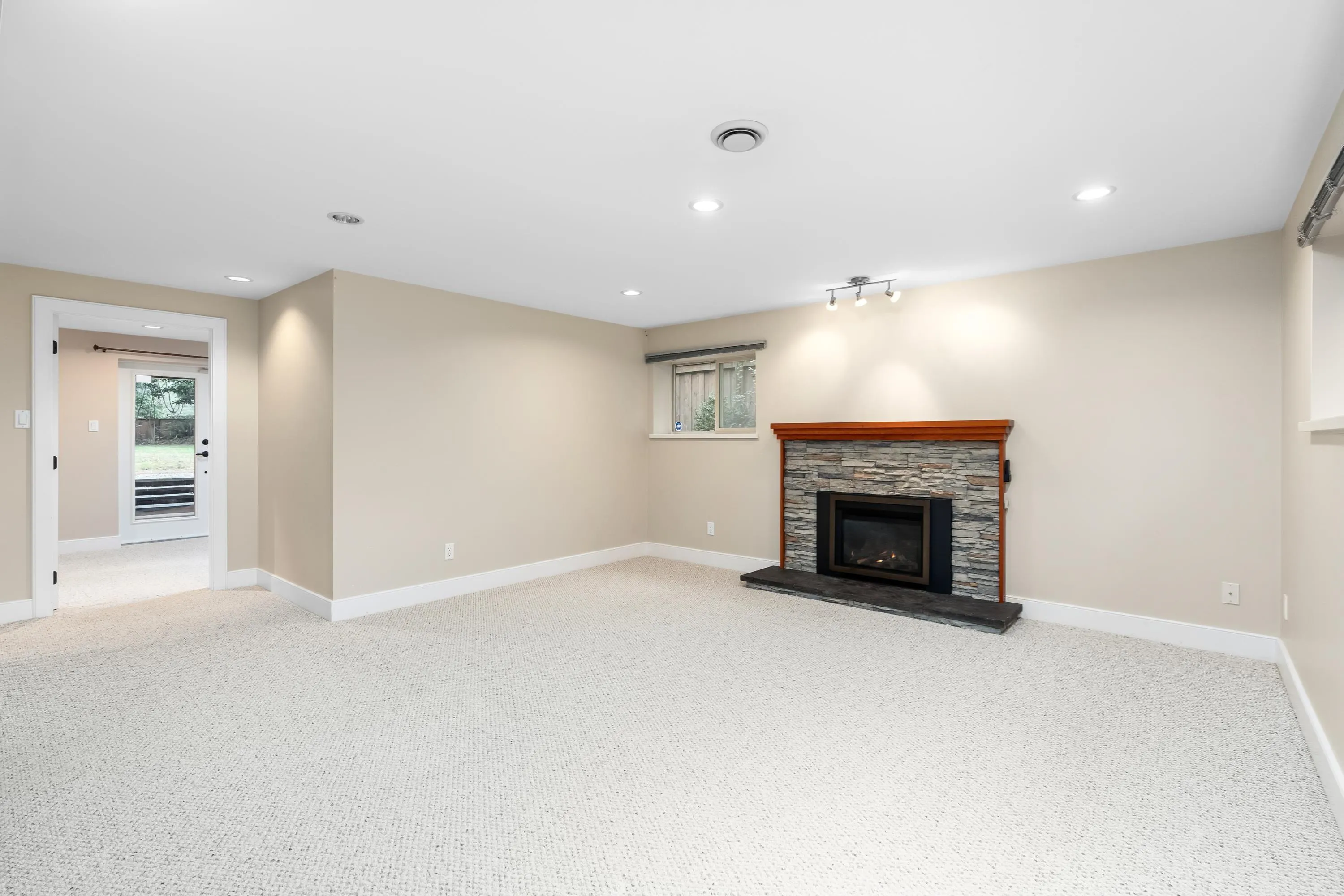 4793 Capilano Road