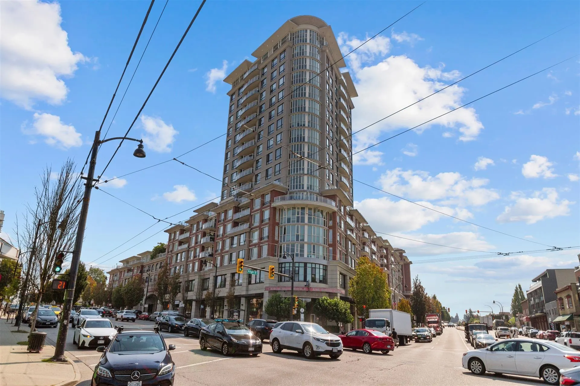 351 1432 Kingsway