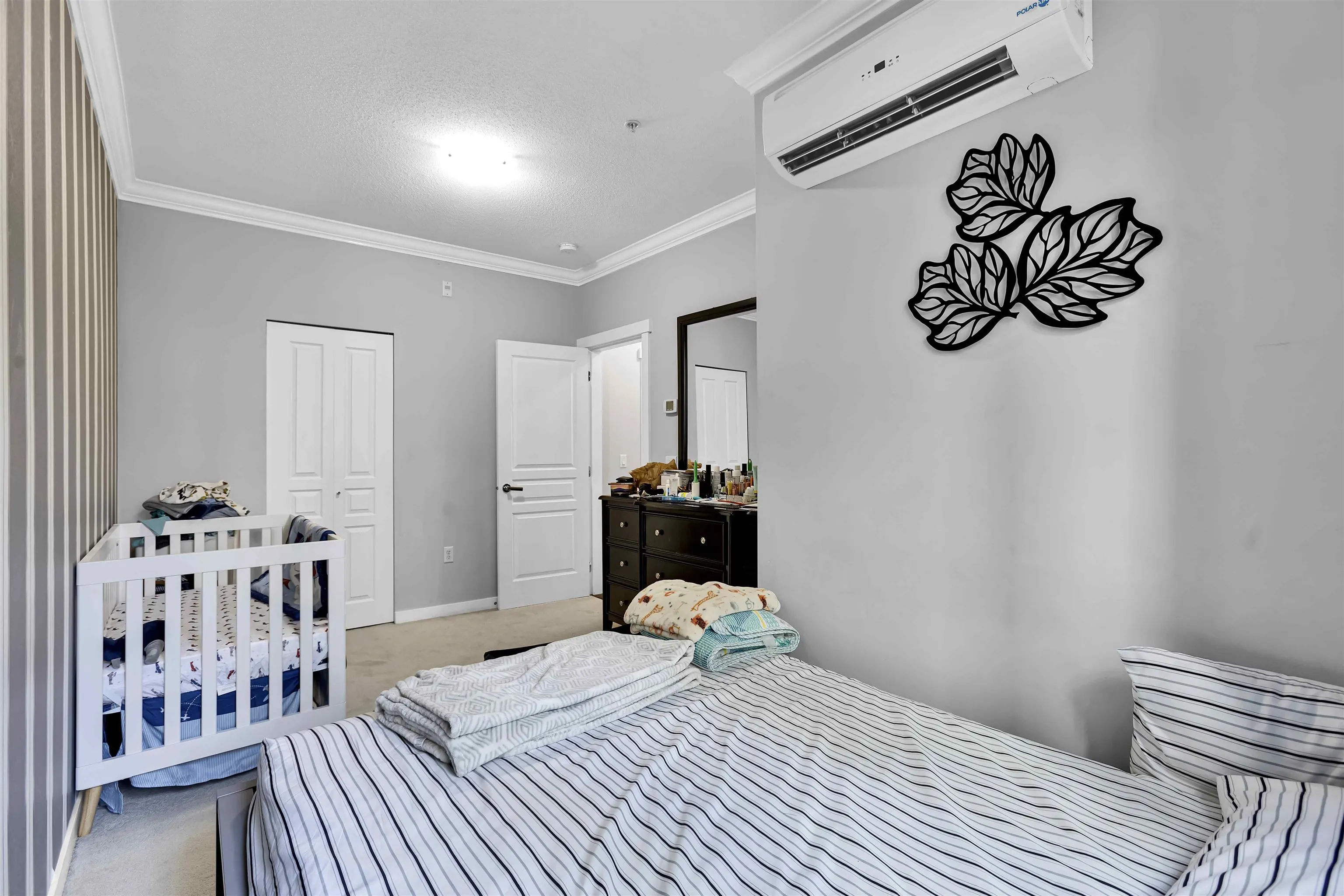318 9399 Alexandra Road