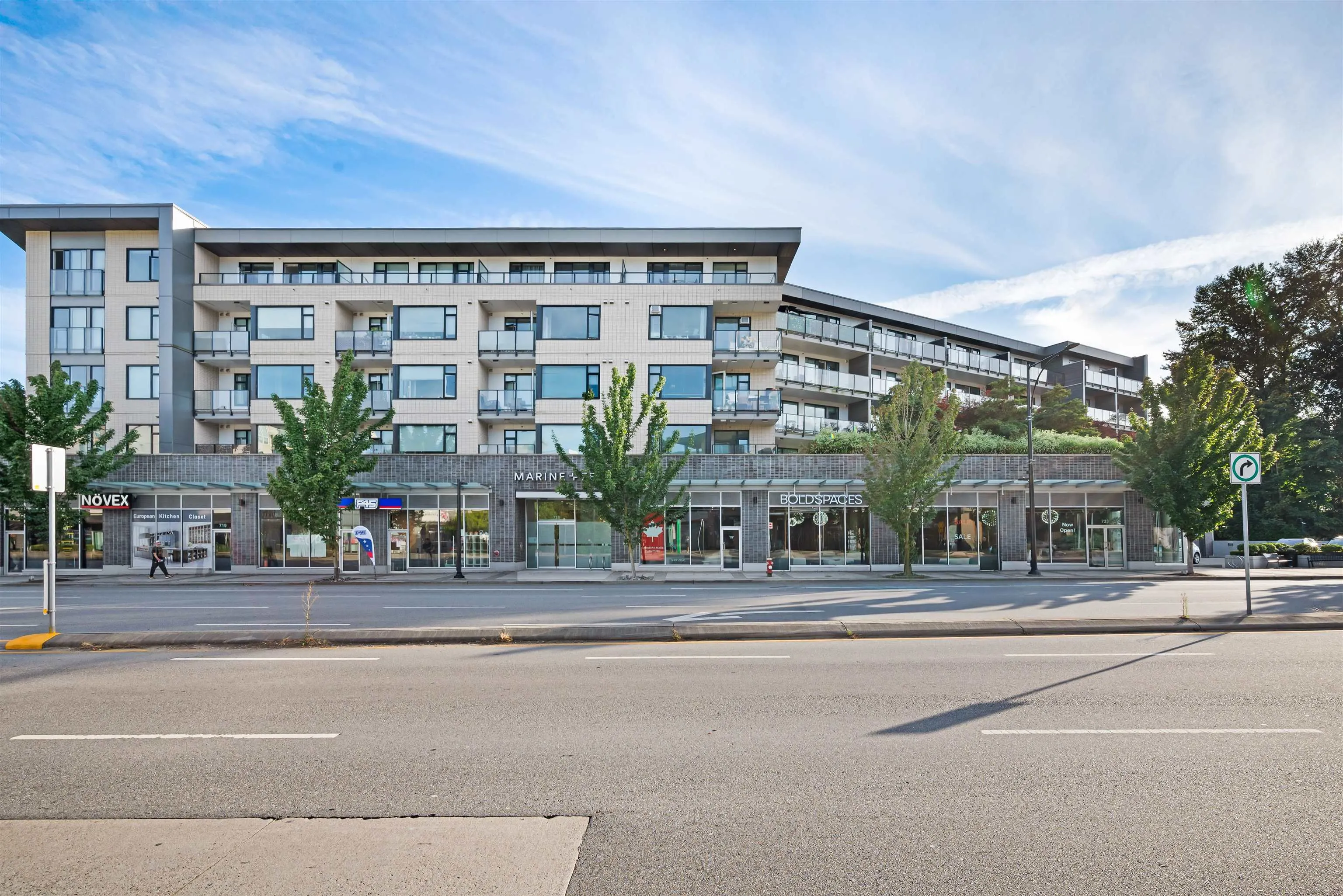 303 725 Marine Drive