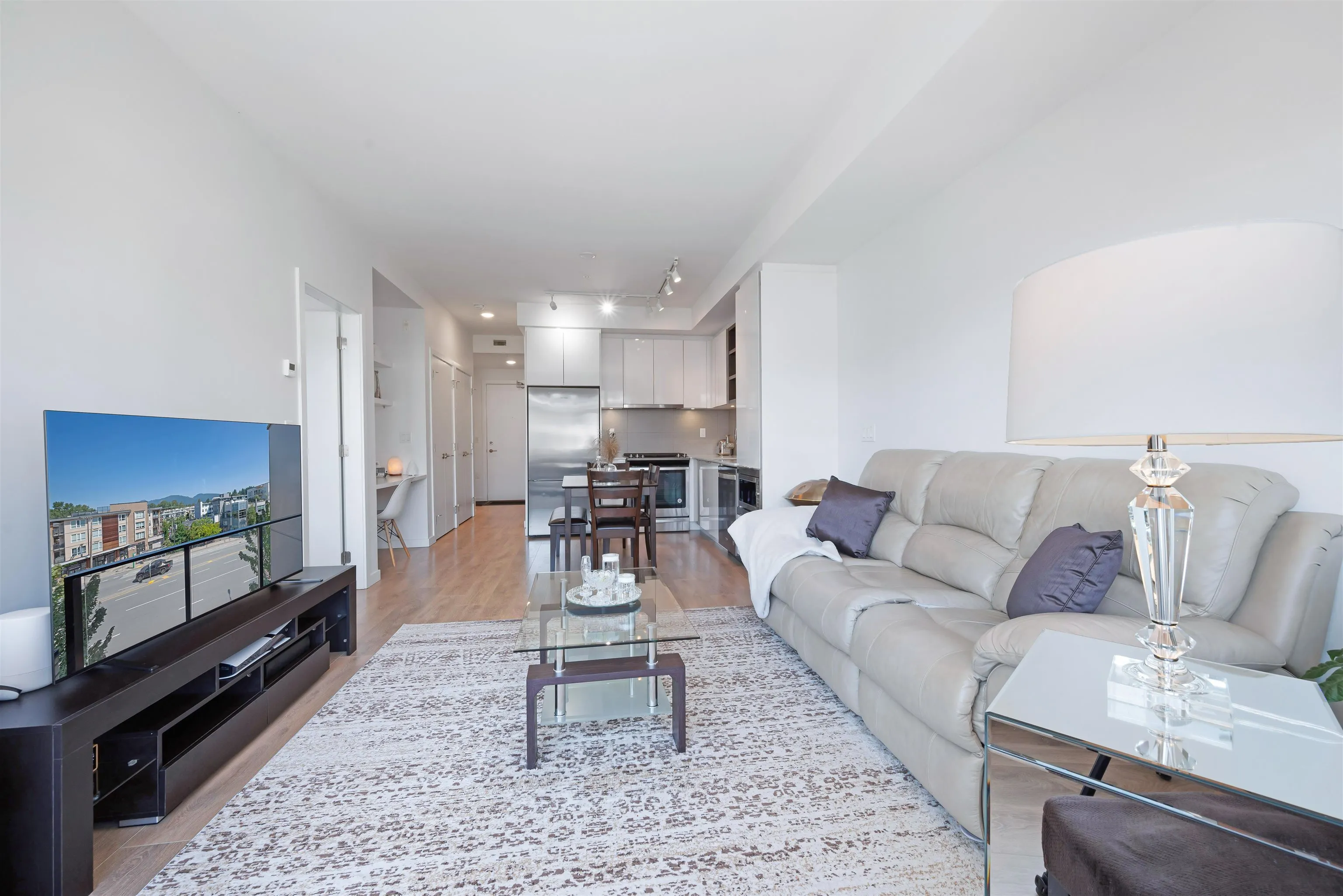303 725 Marine Drive