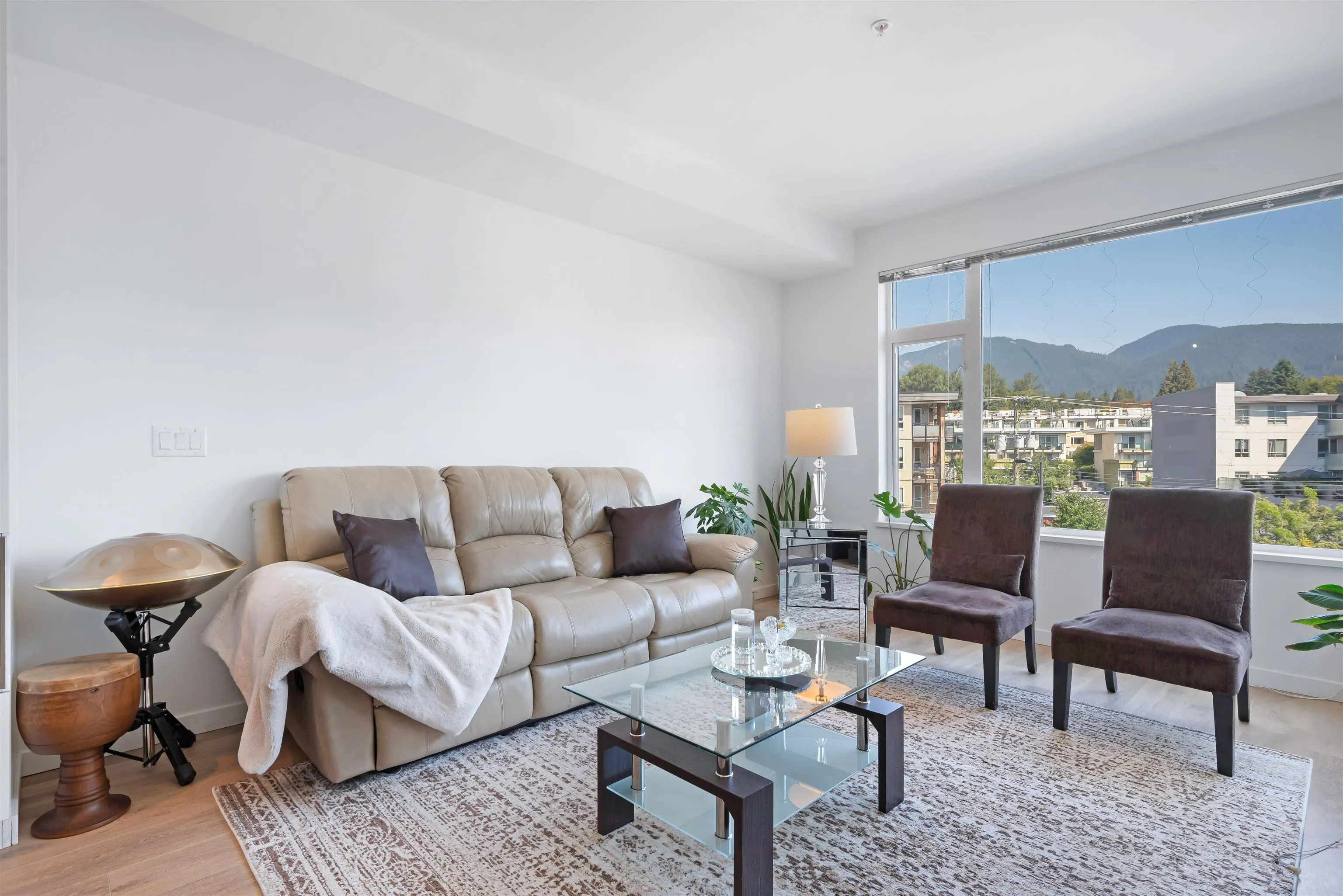 303 725 Marine Drive
