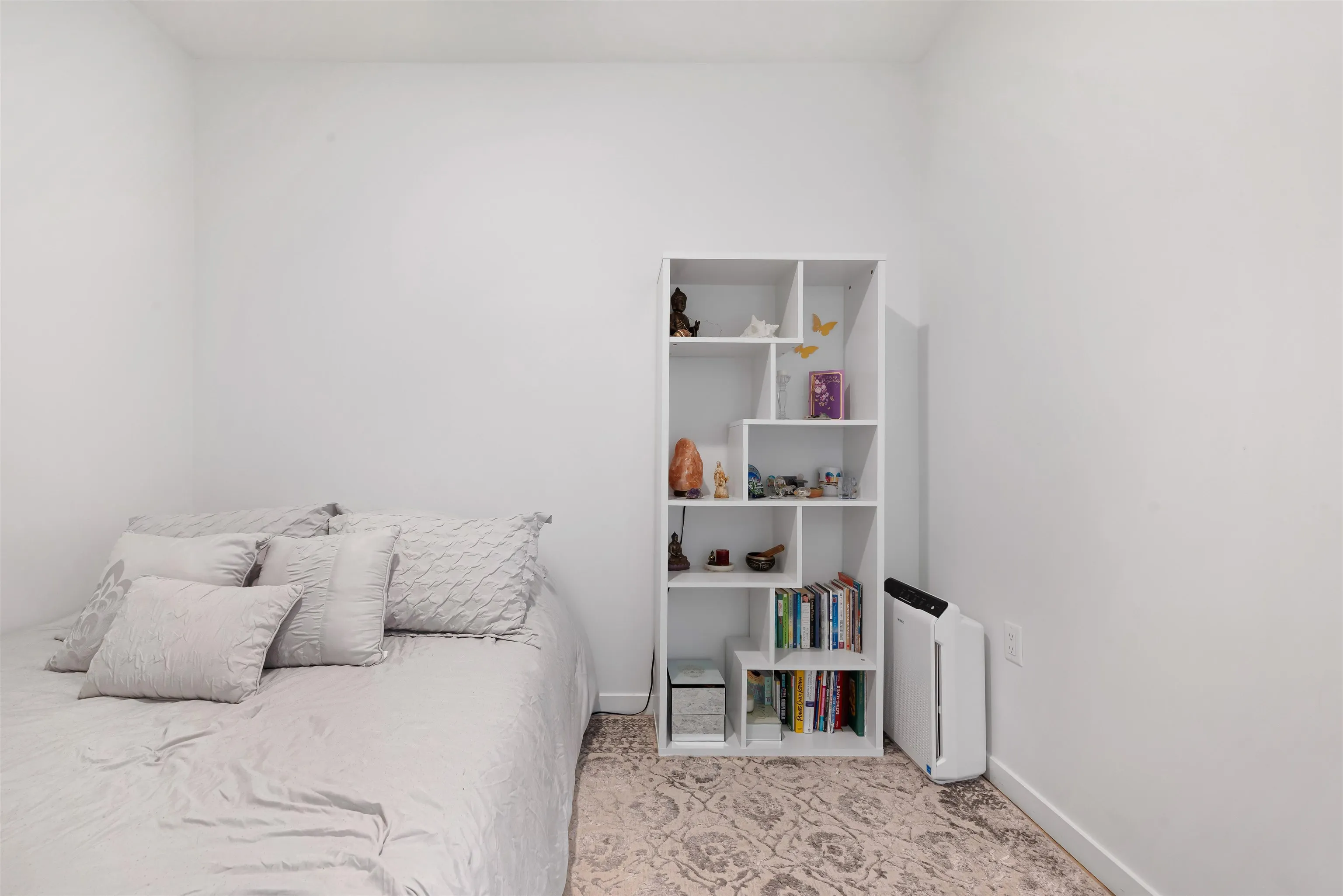 303 725 Marine Drive