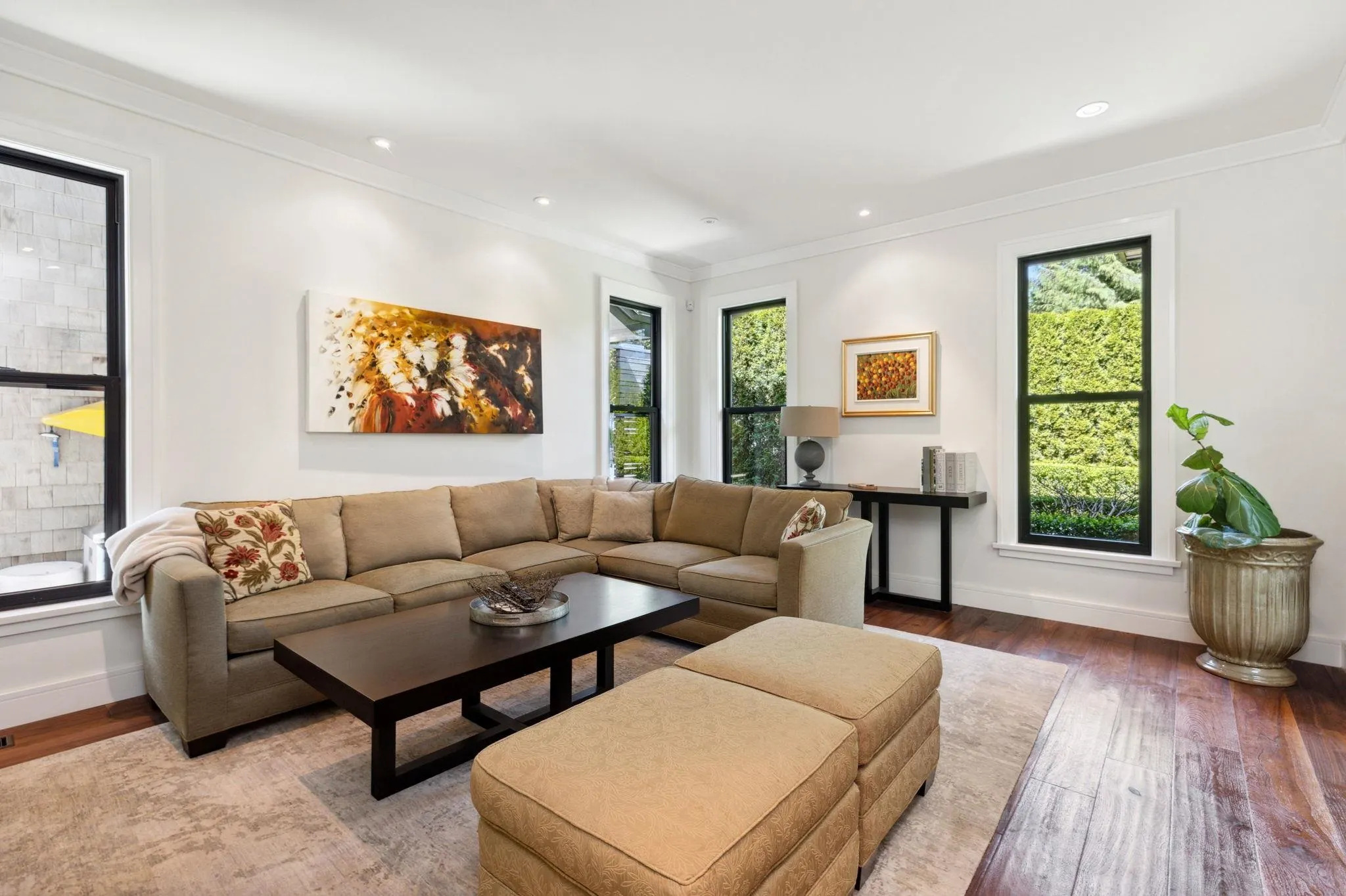 939 Friar Crescent