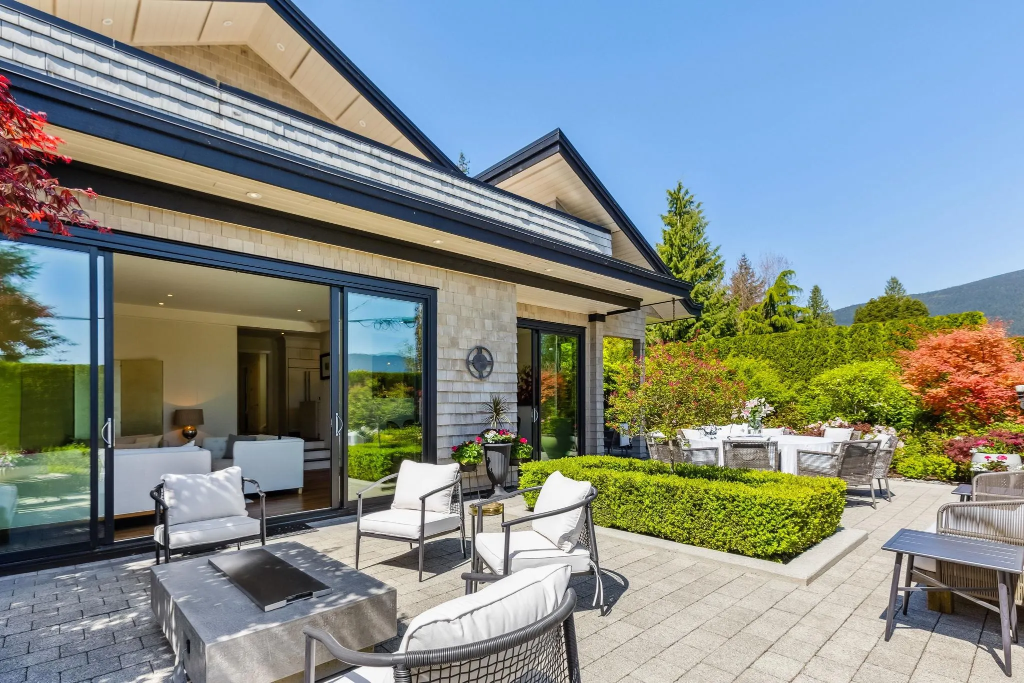 939 Friar Crescent