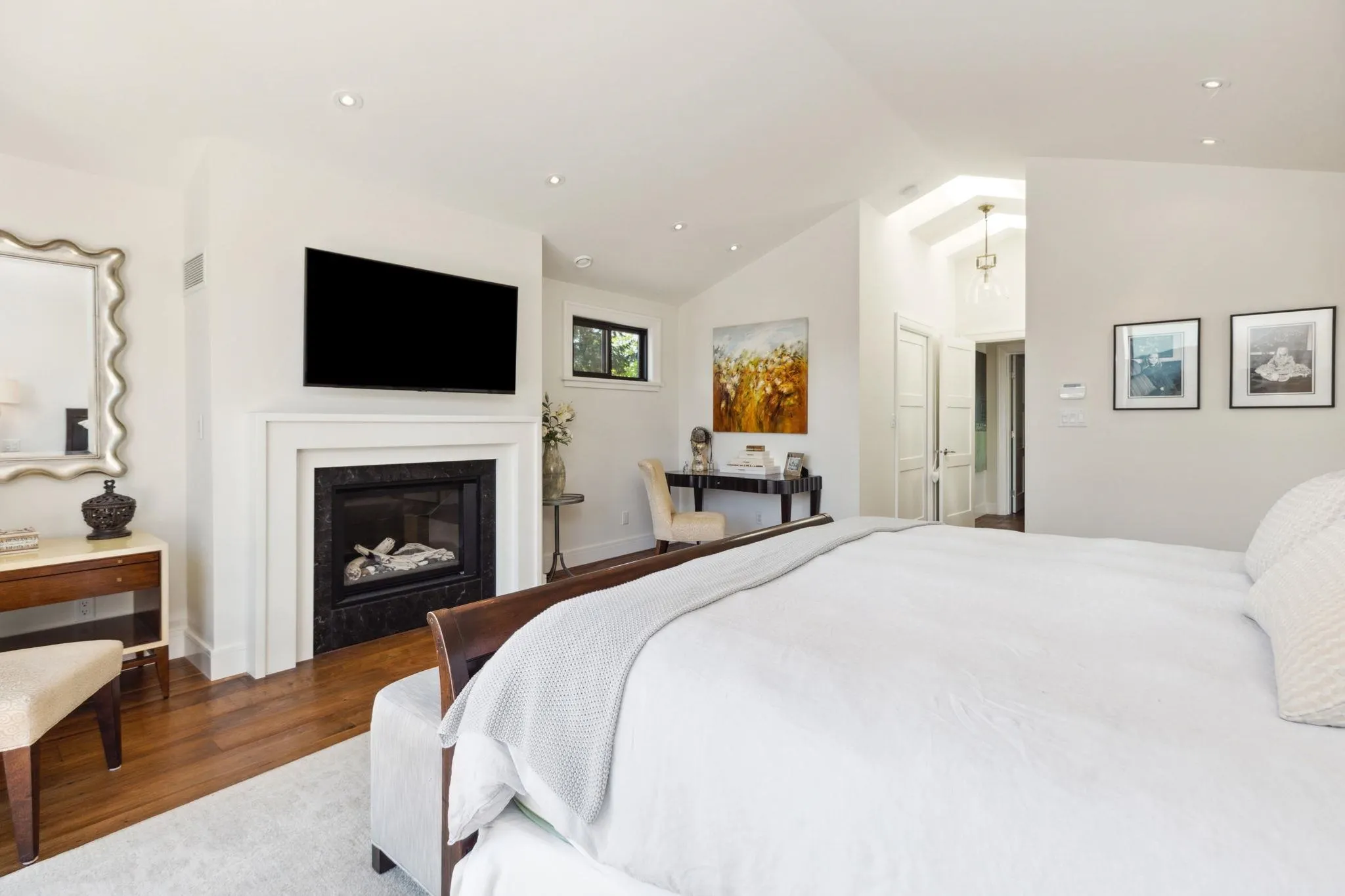 939 Friar Crescent