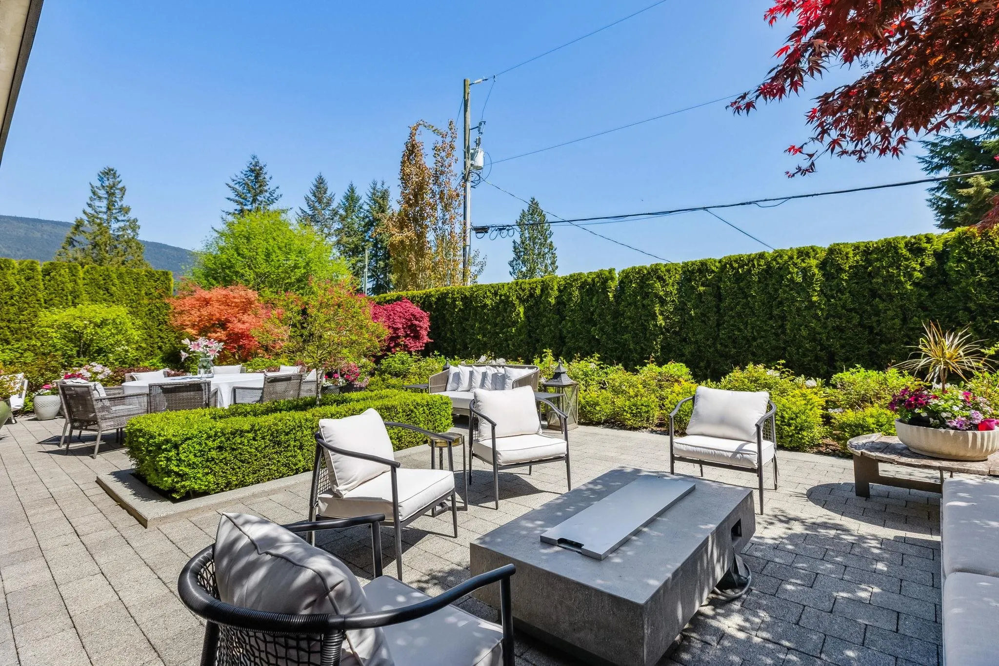 939 Friar Crescent