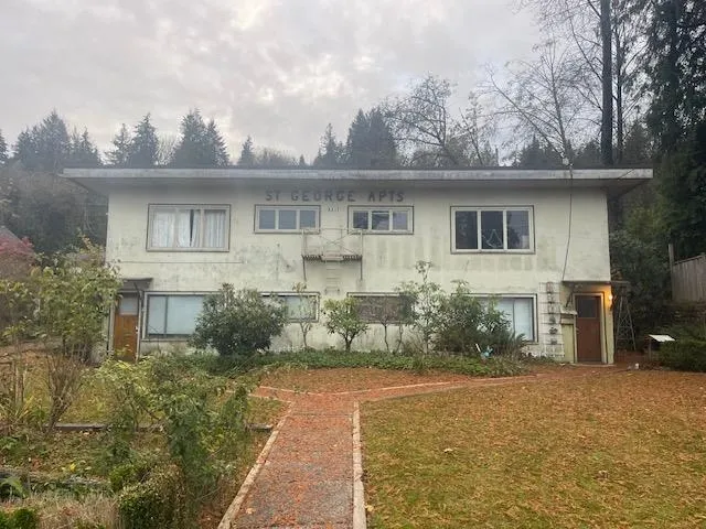 2217 St George Street