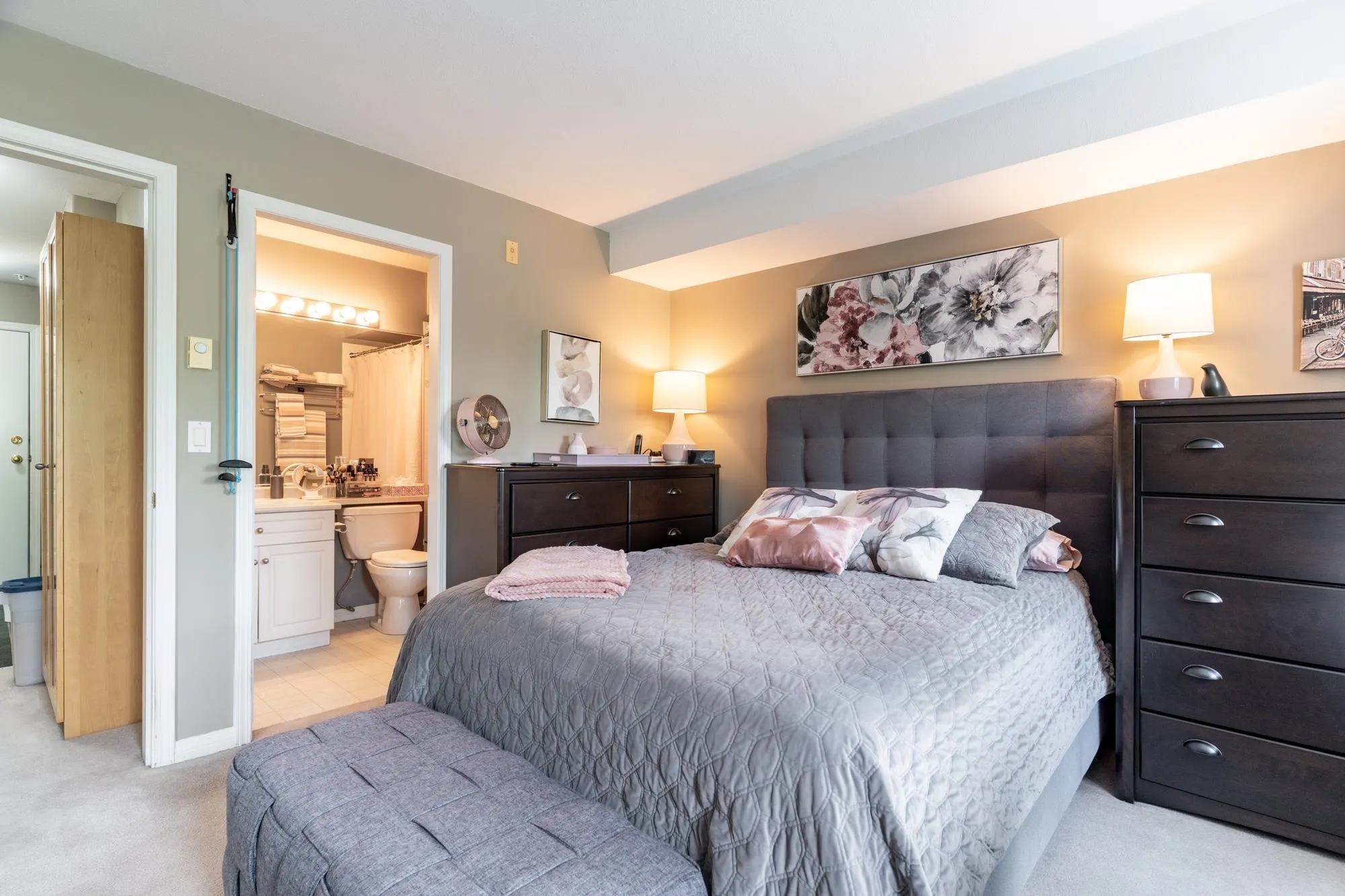 301 3128 Flint Street