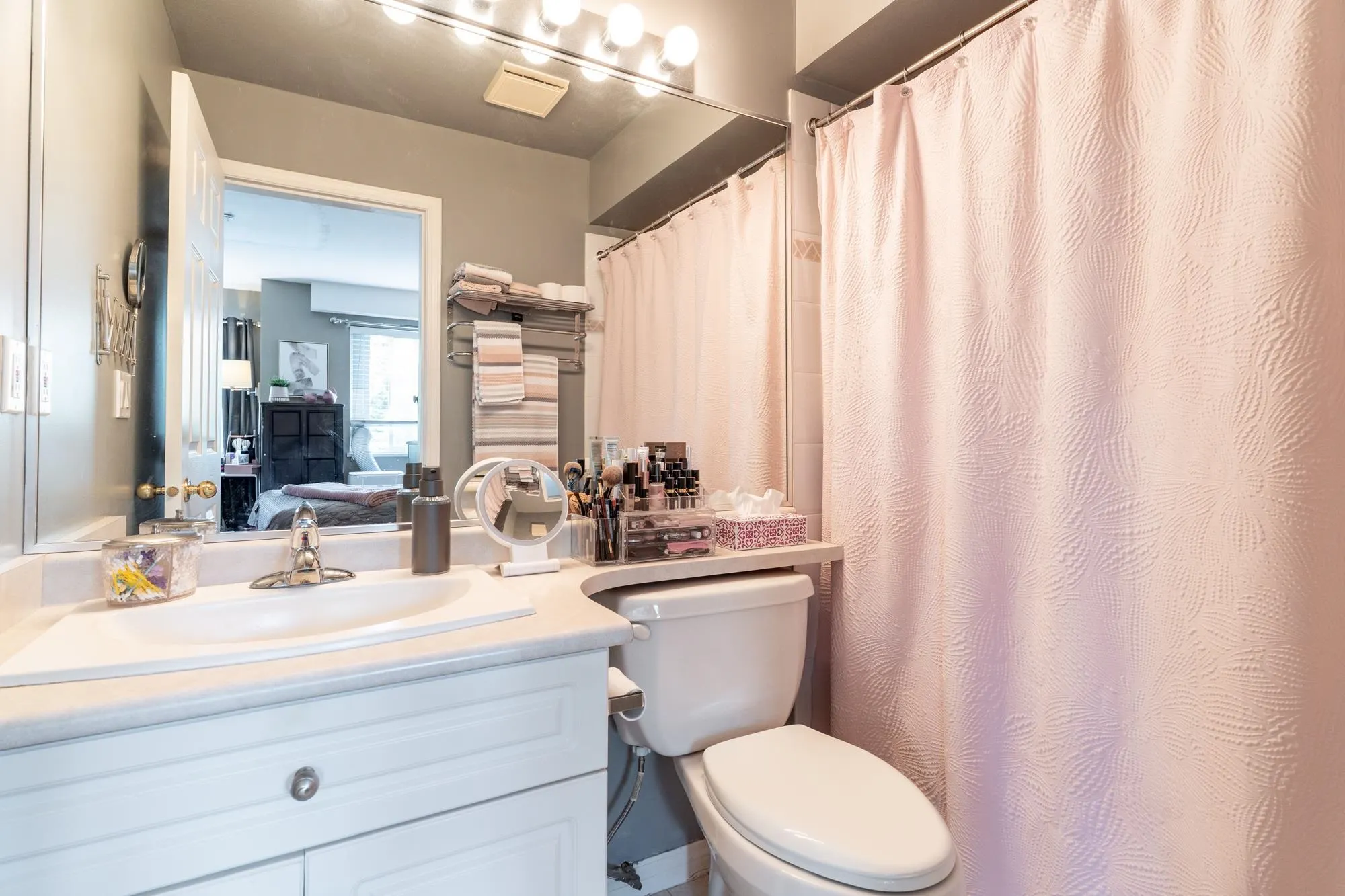 301 3128 Flint Street