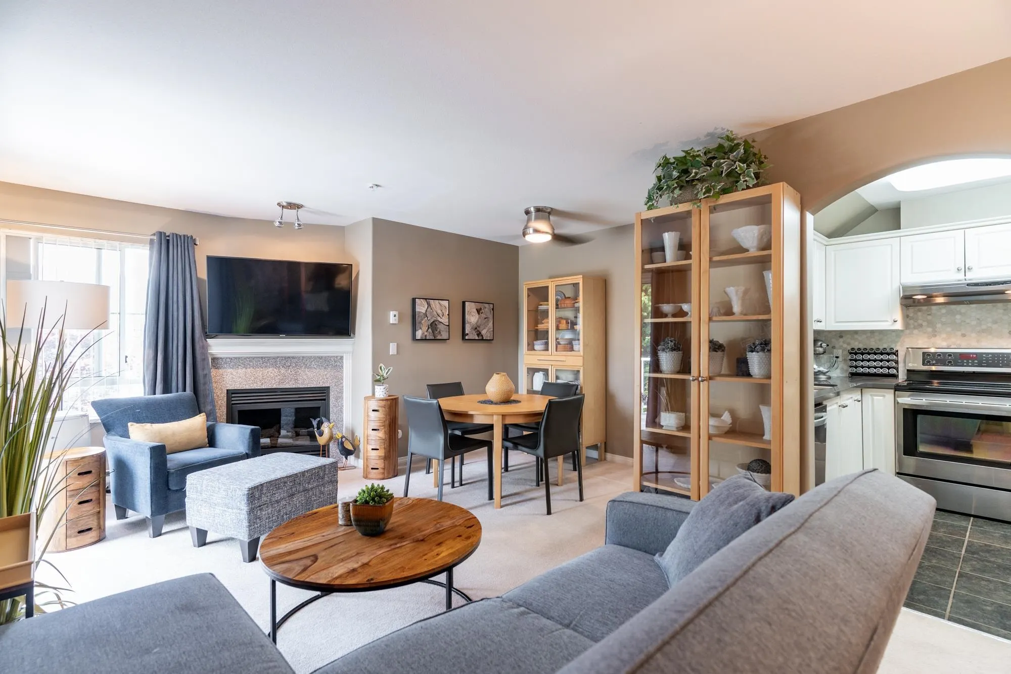 301 3128 Flint Street