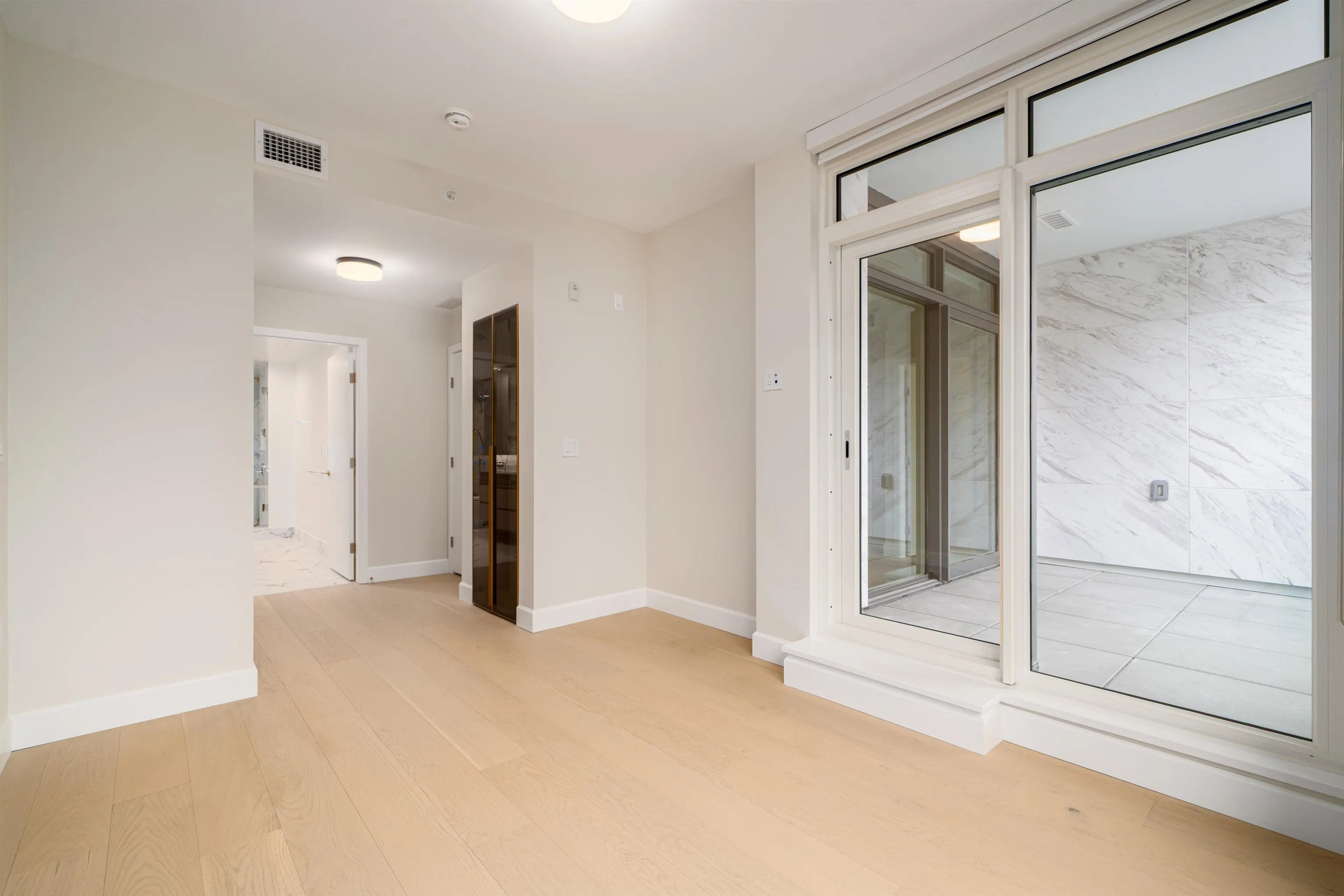 303 3668 W 10th Avenue