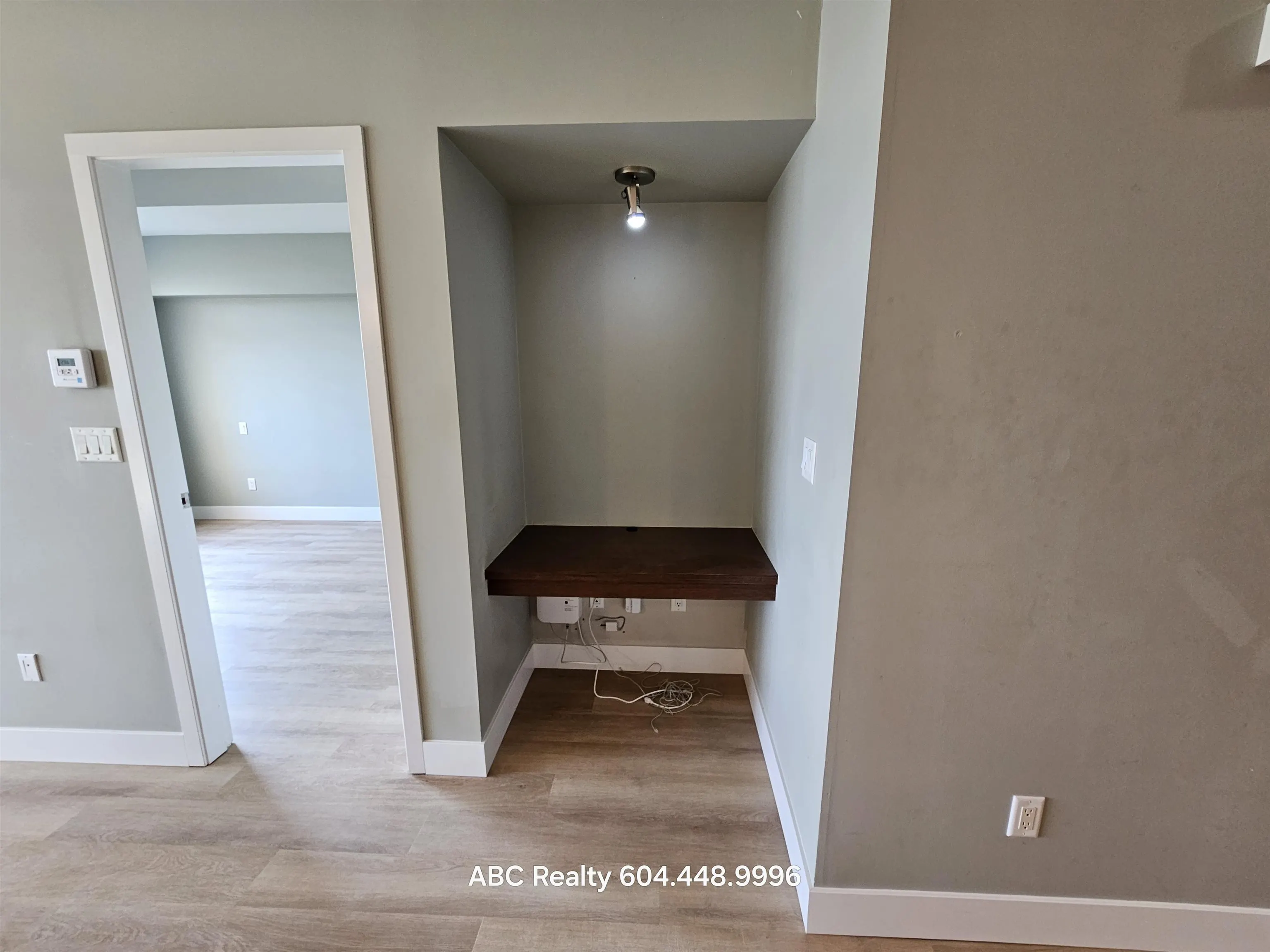 1FL 14300 Riverport Way